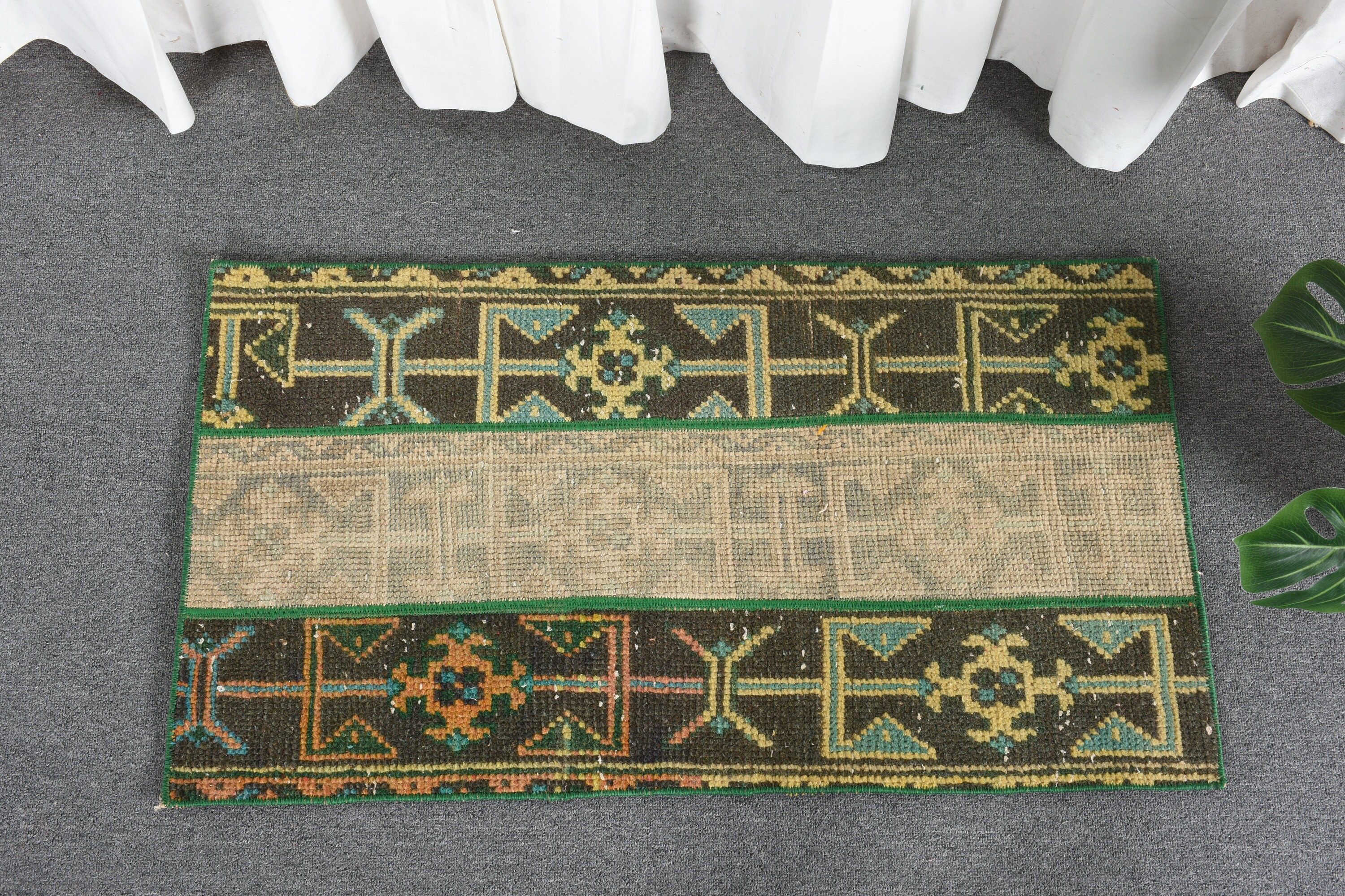 1.7x3.1 ft Small Rugs, Turkish Rug, Vintage Rug, Rugs for Entry, Bedroom Rug, Oriental Rug, Green Wool Rug, Moroccan Rug, Door Mat Rug