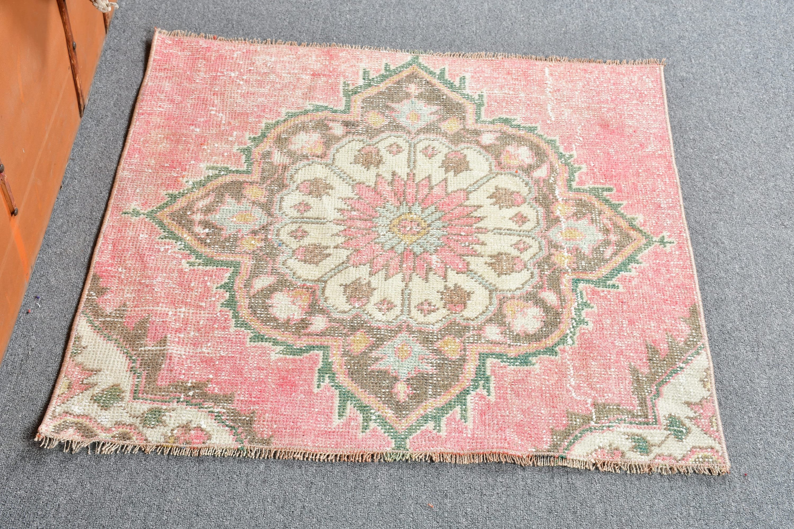 Antique Rug, Bedroom Rug, Vintage Rug, Car Mat Rug, Oushak Rug, Dorm Rug, 2.6x2.7 ft Small Rugs, Turkish Rug, Pink Home Decor Rug, Art Rug