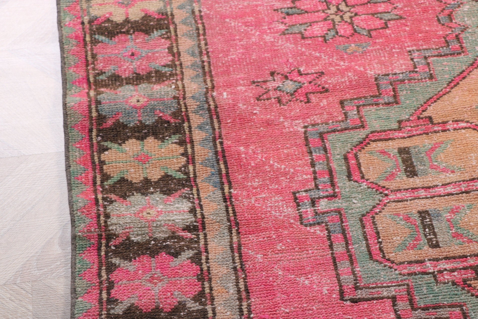 Pembe Havalı Halı, Boho Bölge Halıları, Vintage Halılar, Aztek Halıları, 3,8x8,2 ft Alan Halısı, Türk Halısı, Açıklama Halıları, Oturma Odası Halısı, Yatak Odası Halısı