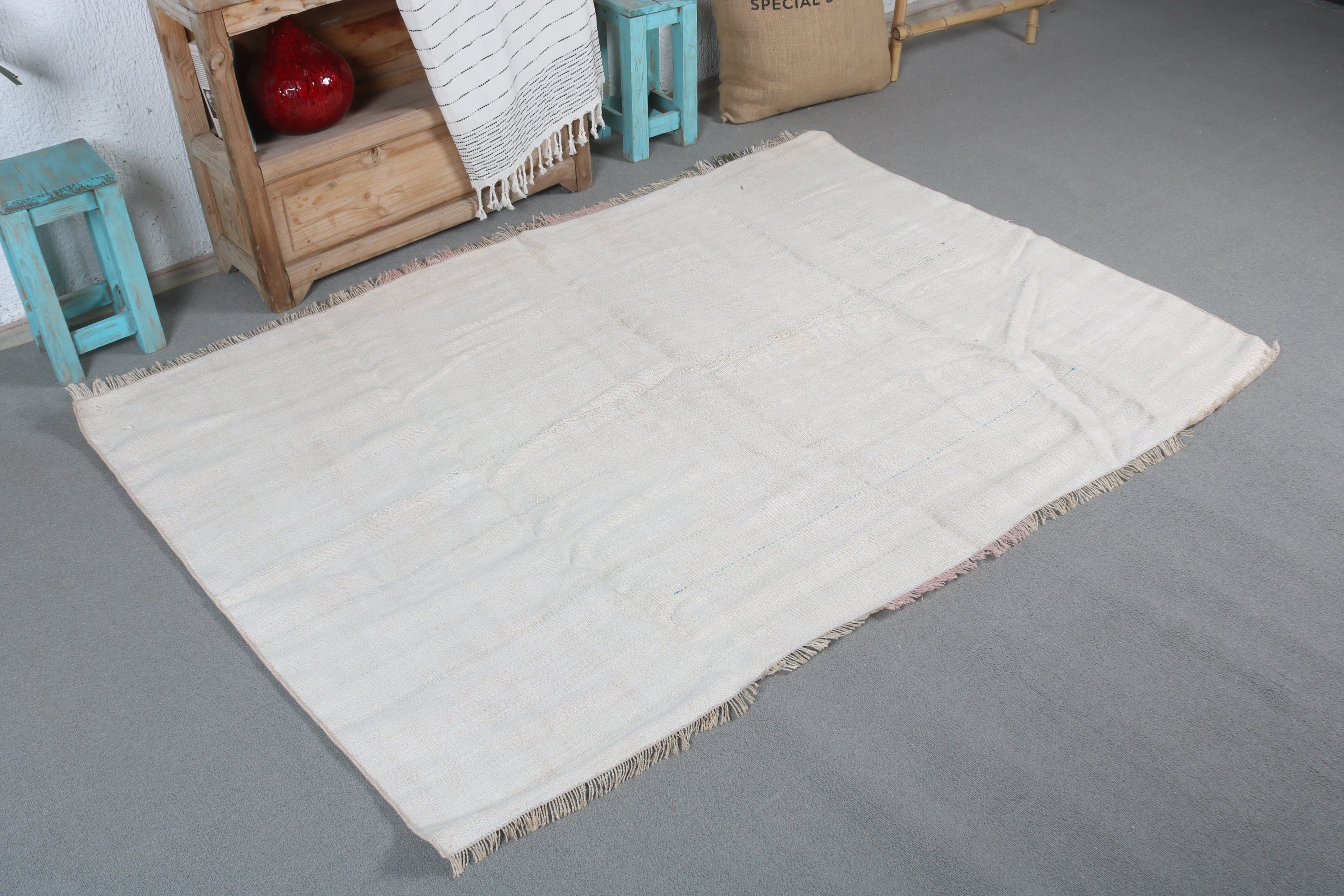 Wool Rug, White Oushak Rug, 6x4.2 ft Area Rug, Rugs for Bedroom, Oriental Rug, Vintage Rugs, Kilim, Living Room Rug, Turkish Rug, Cute Rug