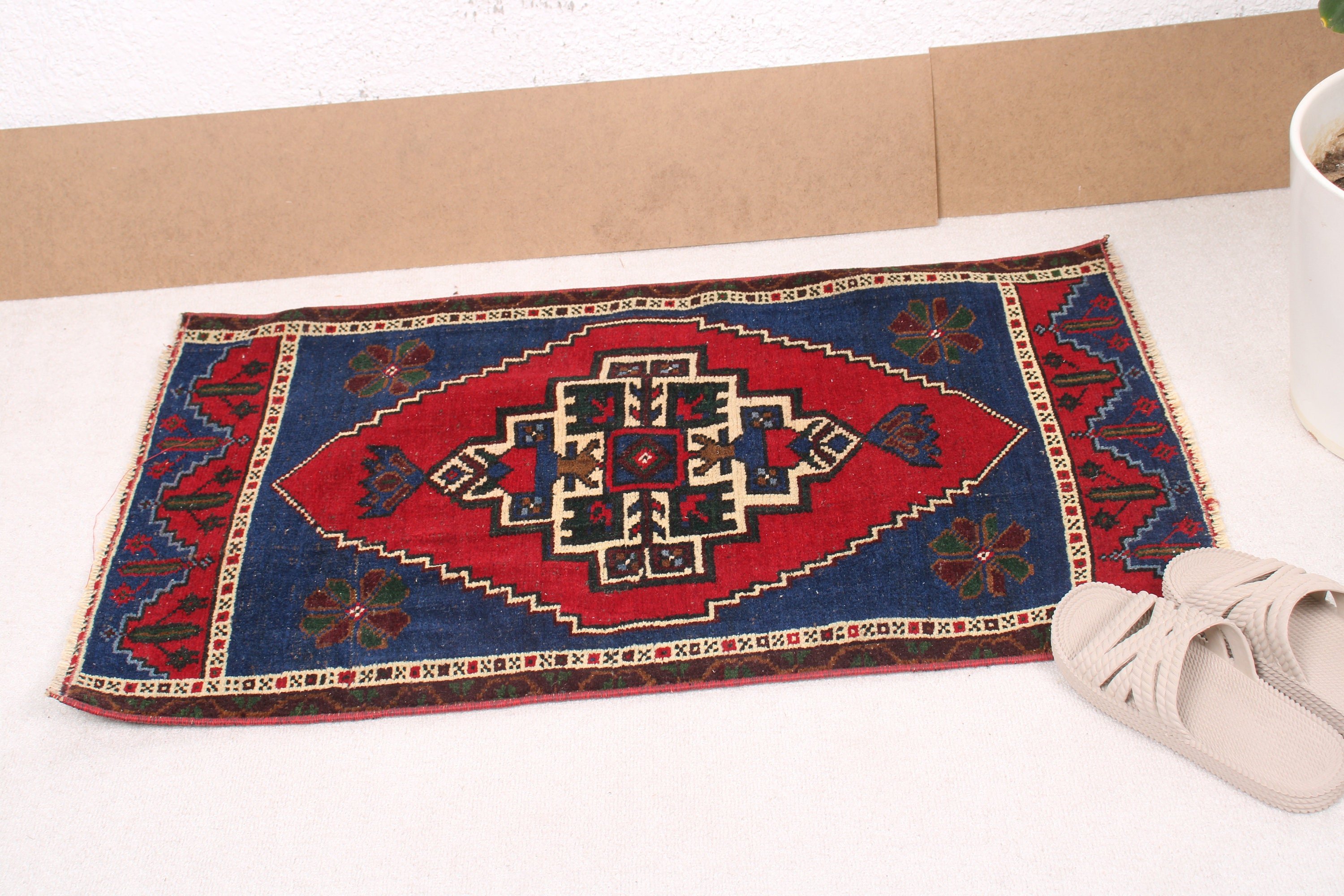 Kırmızı Açıklama Halıları, Küçük Alan Halıları, Türk Halıları, Vintage Halı, Yatak Odası Halısı, 1.8x3 ft Küçük Halı, Lüks Halı, Banyo Halıları, Çocuk Halıları