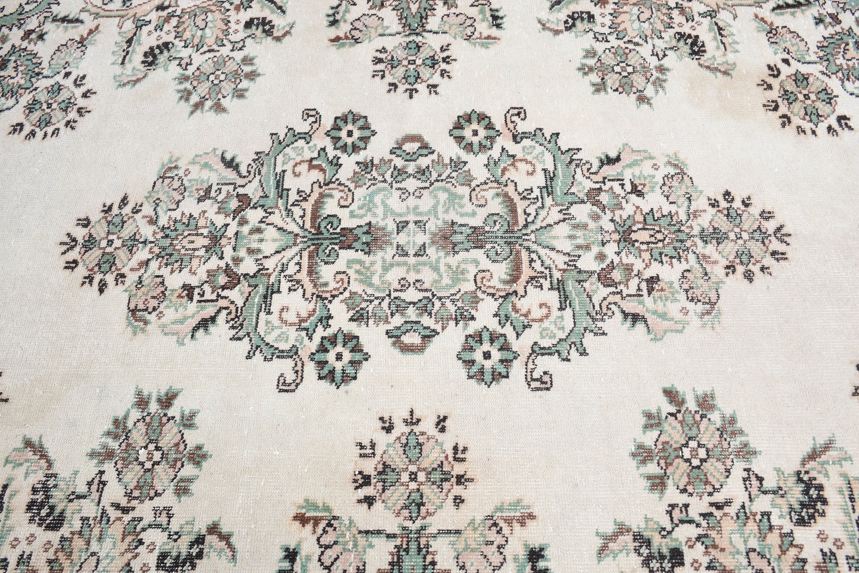 Living Room Rug, Vintage Rug, Muted Rug, Dining Room Rugs, Turkish Rug, 6.8x9.6 ft Large Rug, Beige Oushak Rug, Wool Rug