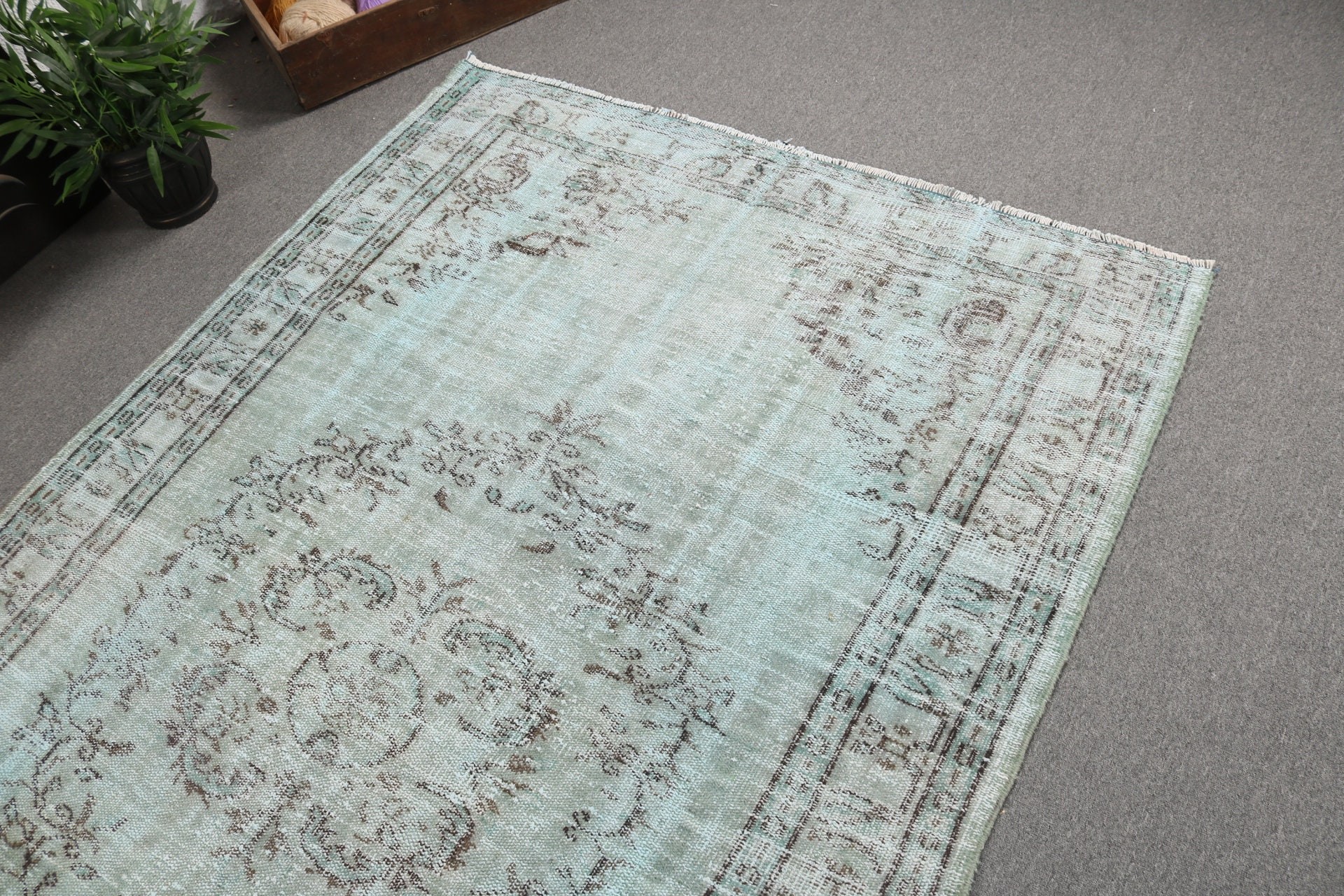 Vintage Rug, Statement Rug, Floor Rug, Office Rug, Turkish Rug, Green Cool Rugs, 5x8.4 ft Large Rug, Living Room Rug, Large Vintage Rug