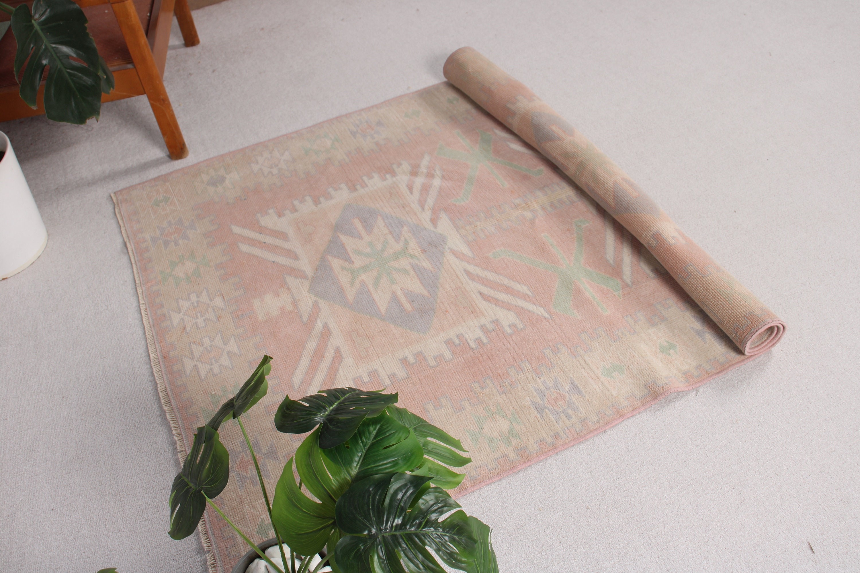 Giriş Halıları, 3,9x5,5 ft Aksan Halıları, Türk Halısı, Oushak Halısı, Mutfak Halıları, Vintage Halı, Pembe Fas Halısı, Geometrik Halılar, Giriş Halıları