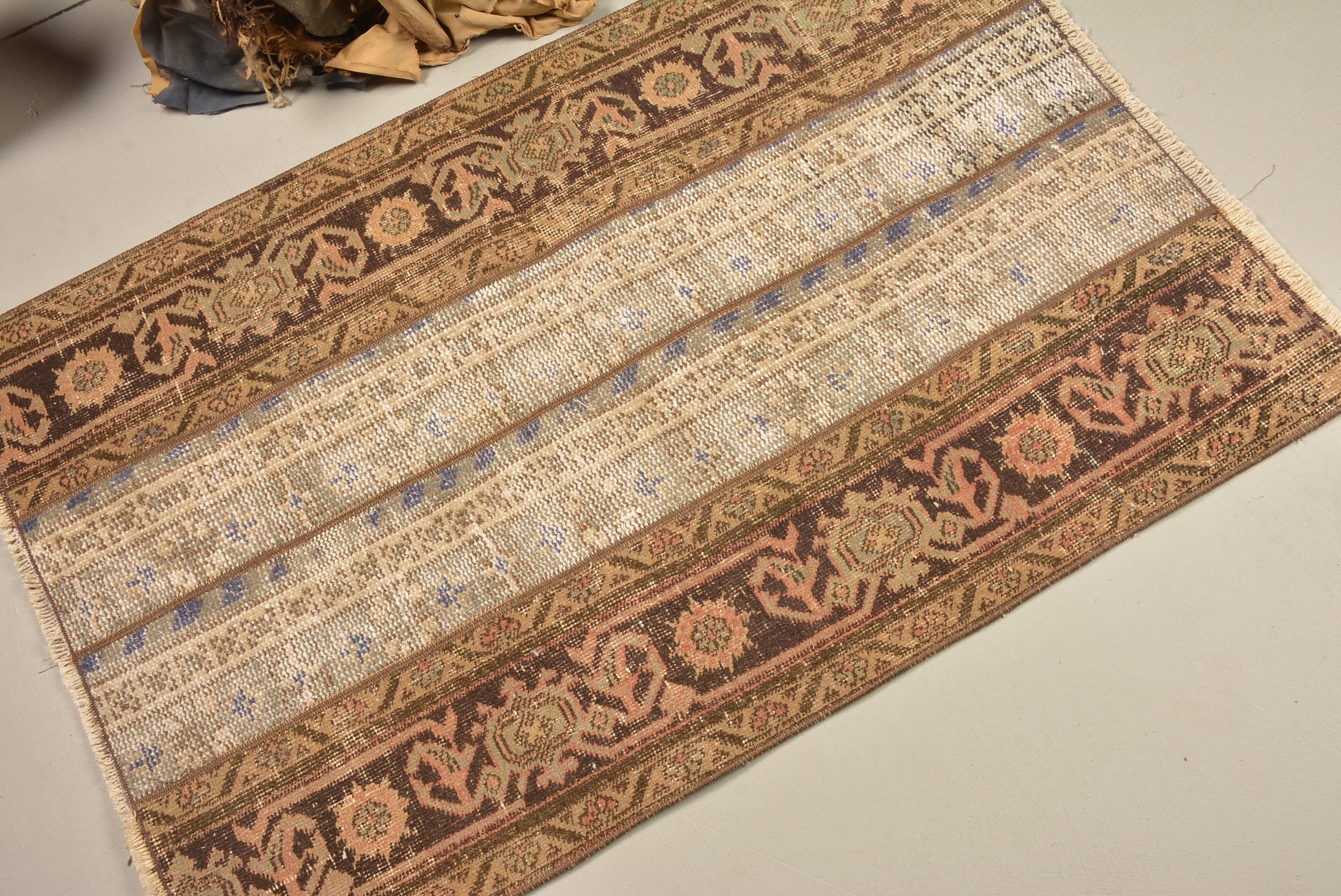 Yatak Odası Halıları, 2.6x3.8 ft Küçük Halı, Vintage Halı, Ev Dekorasyonu Halıları, El Dokuma Halıları, Türk Halıları, Antika Halılar, Giriş Halıları, Mutfak Halısı