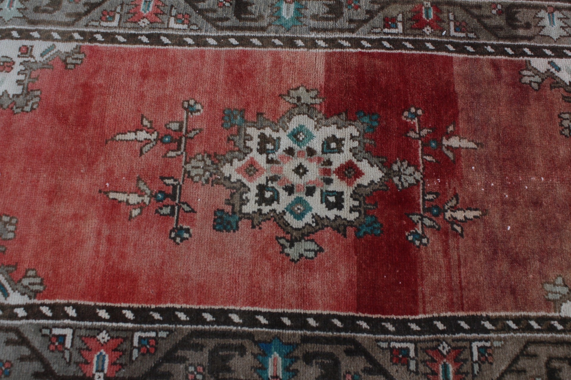 Kitchen Rug, Rugs for Bedroom, Turkish Rugs, Vintage Decor Rug, Red Floor Rug, Oushak Rugs, Bedroom Rugs, 3x5.6 ft Accent Rugs, Vintage Rug