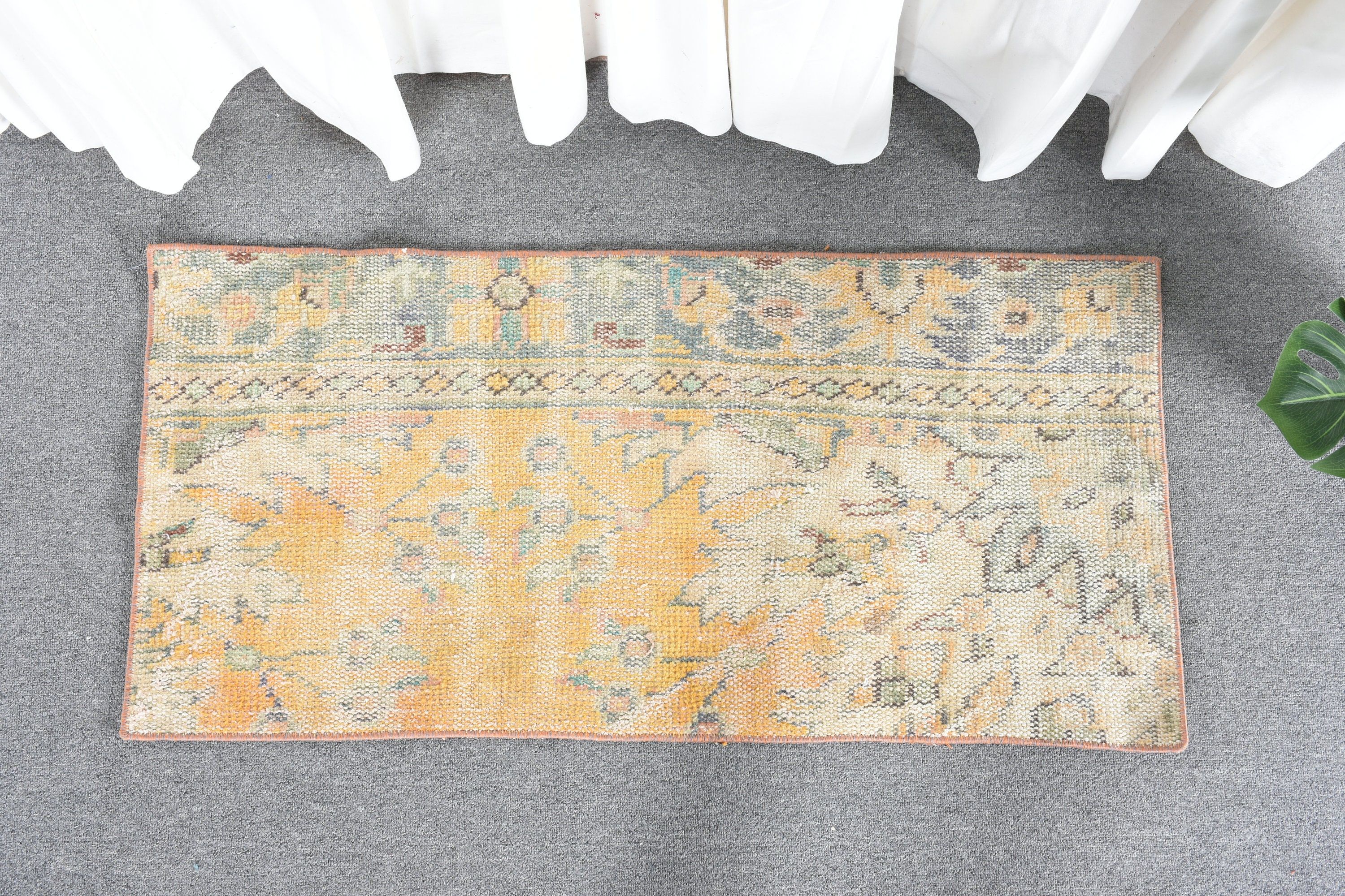 1.7x3.5 ft Küçük Halı, Paspas Kilimleri, Giriş Halısı, Vintage Halı, Türk Halısı, Çocuk Halıları, Soğuk Halı, Turuncu Yatak Odası Halısı, Anadolu Halıları