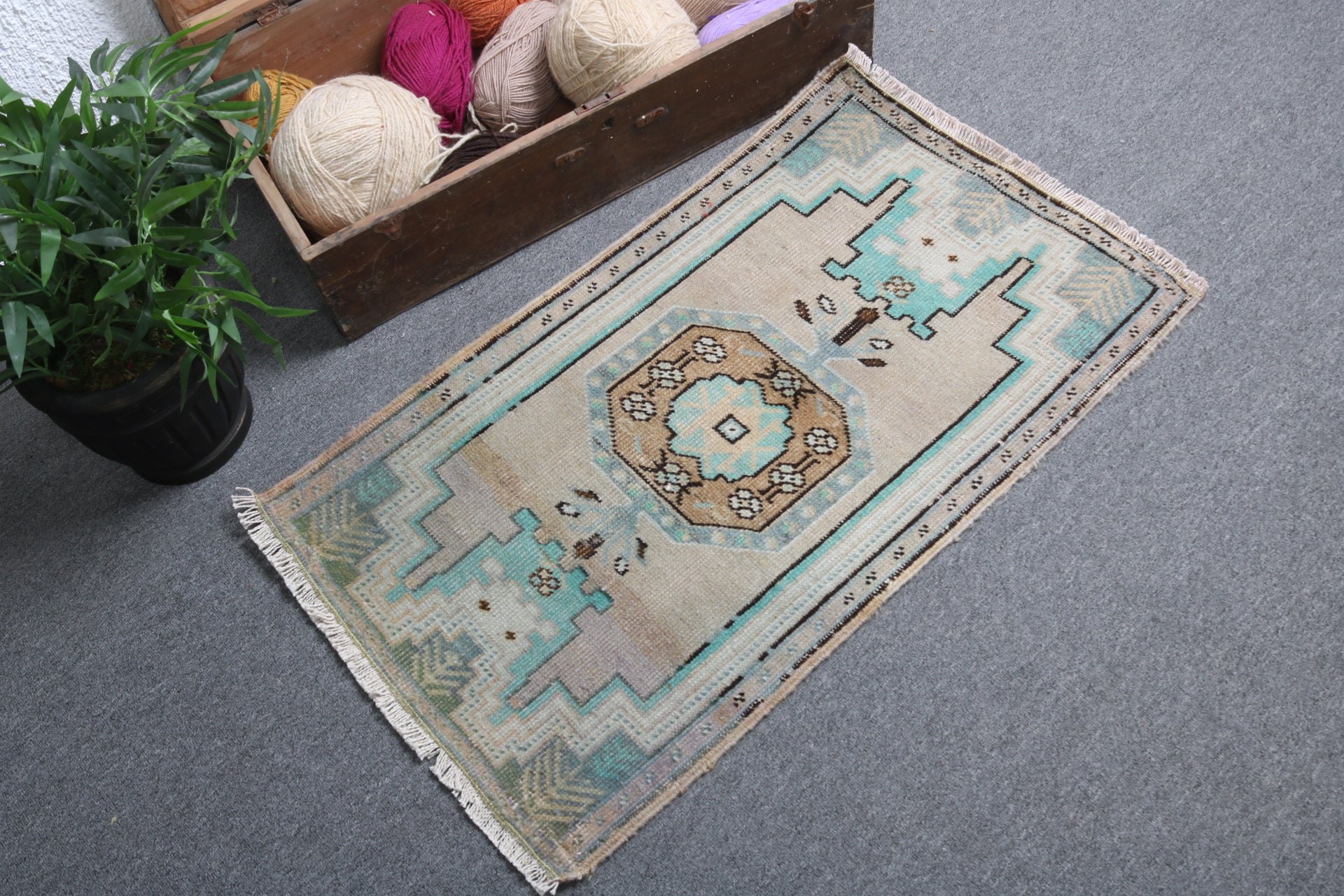 Havalı Halı, Yatak Odası Halıları, 1,8x3 ft Küçük Halılar, Vintage Halılar, Türk Halısı, Çocuk Odası Halıları, Anadolu Halısı, Bej Boho Halıları, Banyo Halısı