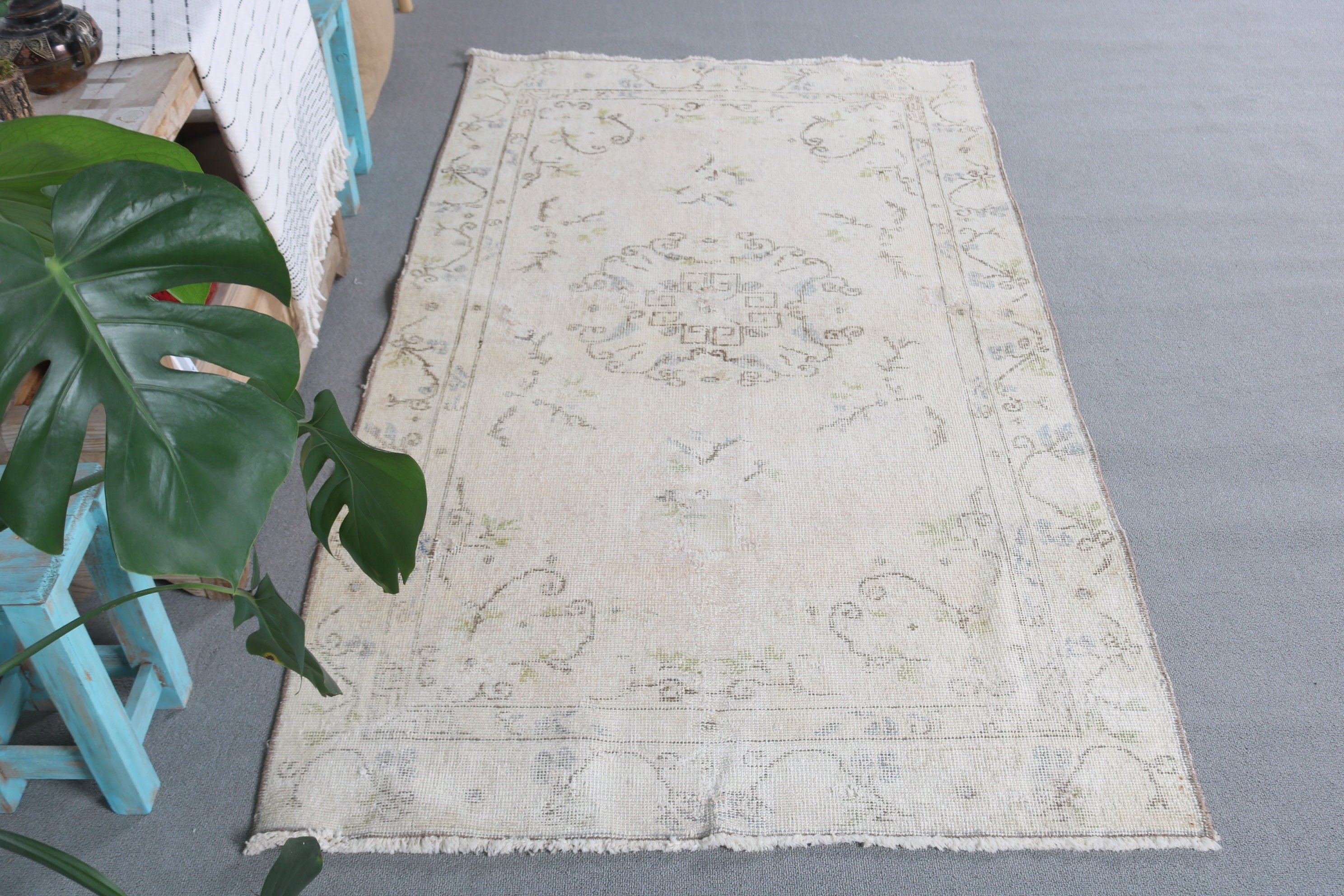 Turkish Rugs, Entry Rug, Decorative Rug, Rugs for Bedroom, Bedroom Rugs, 3.6x6.4 ft Accent Rugs, Cool Rugs, White Oushak Rug, Vintage Rug