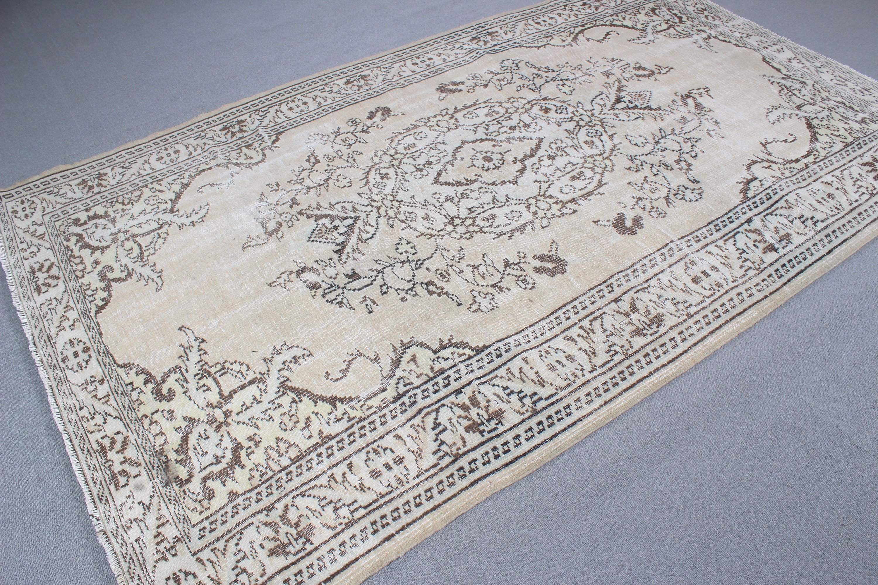 Beige Luxury Rug, Large Oushak Rugs, Vintage Rug, 5.5x8.8 ft Large Rugs, Antique Rugs, Organic Rugs, Salon Rug, Boho Rug, Turkish Rug