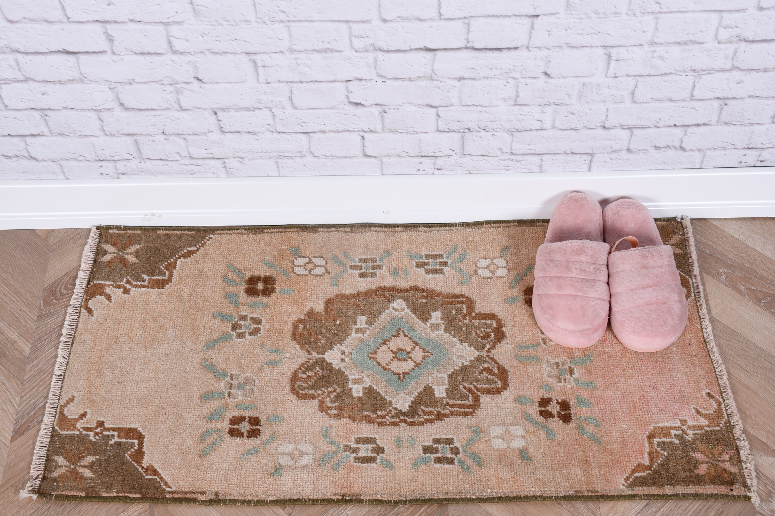 Turkish Rug, Dorm Rugs, Bedroom Rug, Home Decor Rug, Vintage Rug, Oriental Rug, Kitchen Rug, Brown  1.4x2.9 ft Small Rug