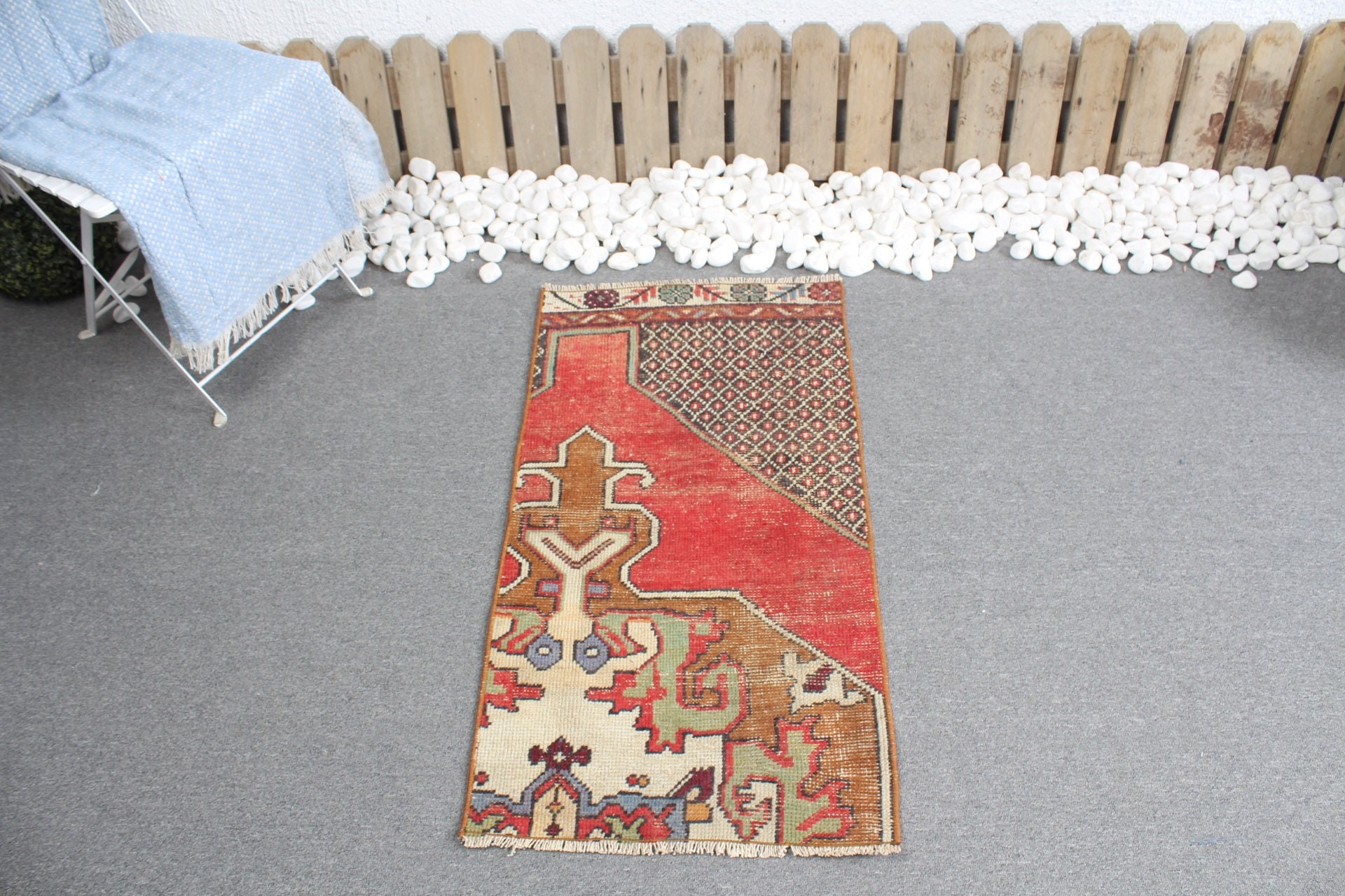 Banyo Halıları, Kırmızı 1.8x3.5 ft Küçük Halı, Vintage Halı, Türk Halısı, Çocuk Odası Halıları, Duvara Asılı Halılar, Yün Halı, Havalı Halı