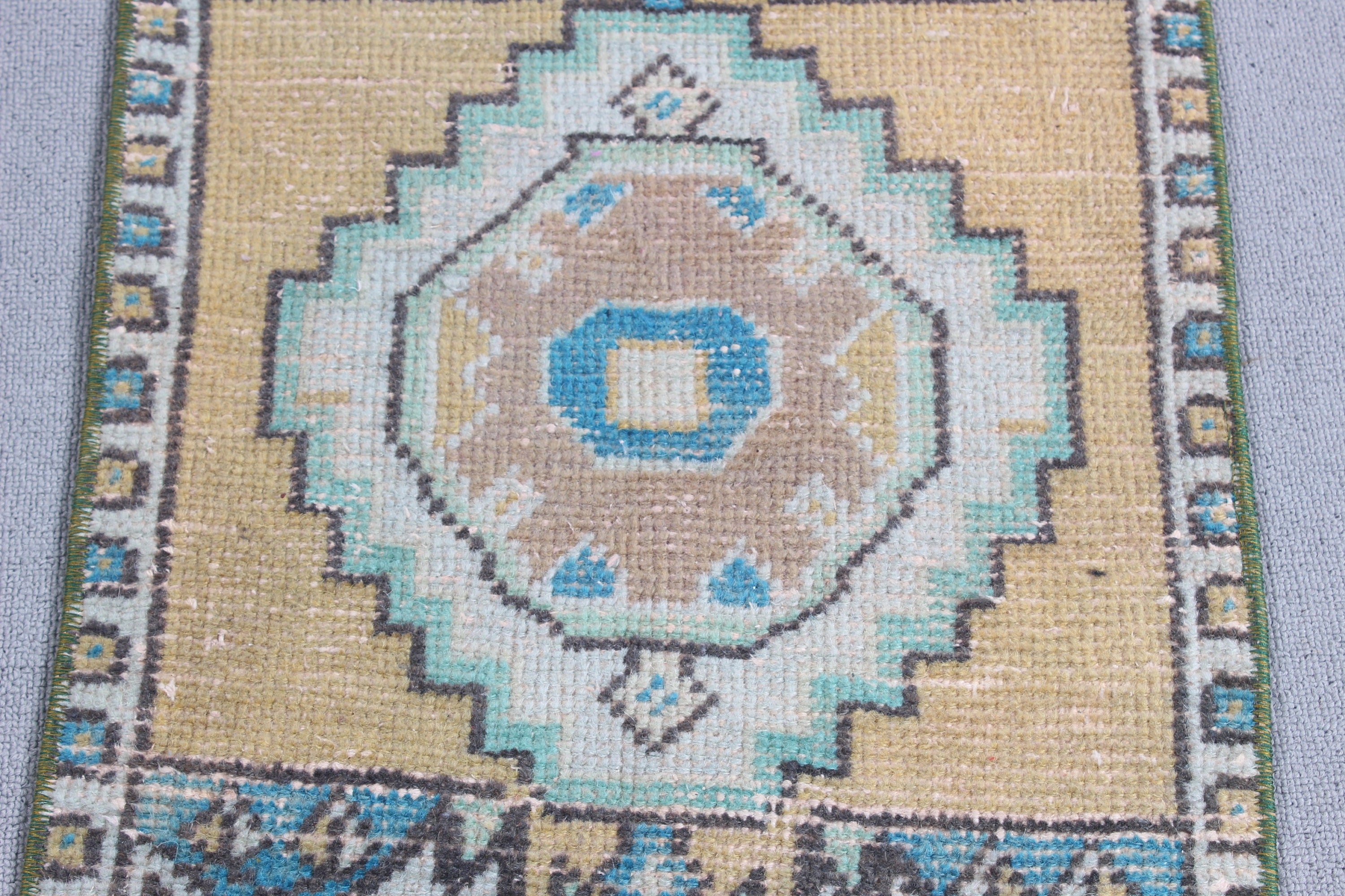 Açıklama Halıları, 1.4x2.7 ft Küçük Halılar, Türk Halısı, Oushak Halısı, Vintage Halılar, Banyo Halıları, Bej Anadolu Halısı, Duvara Asılı Halılar