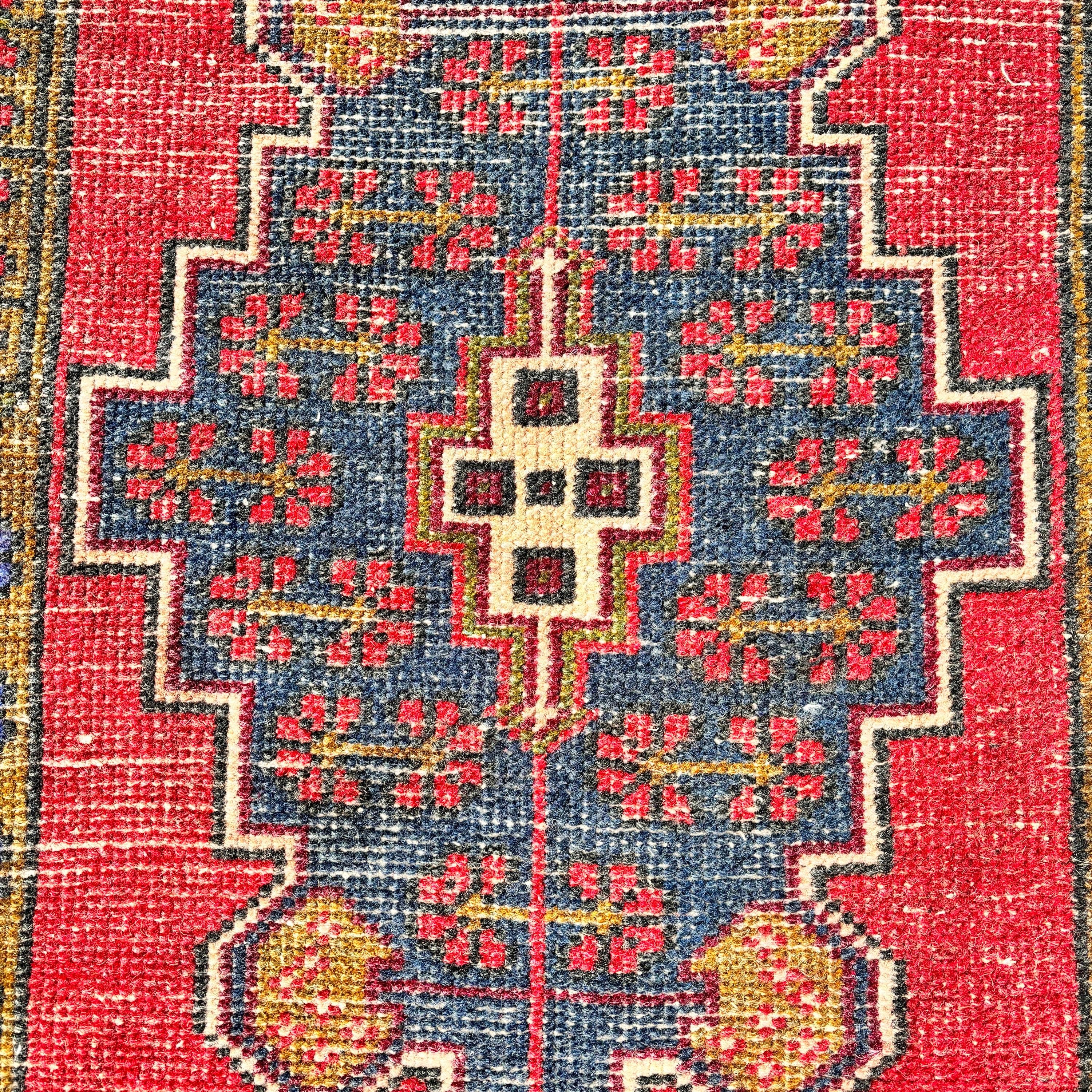 Mutfak Halısı, Kırmızı Anadolu Halıları, 1.7x3.7 ft Küçük Halı, Paspas Halısı, Türk Halısı, Yatak Odası Halısı, Aztek Halısı, Vintage Halılar