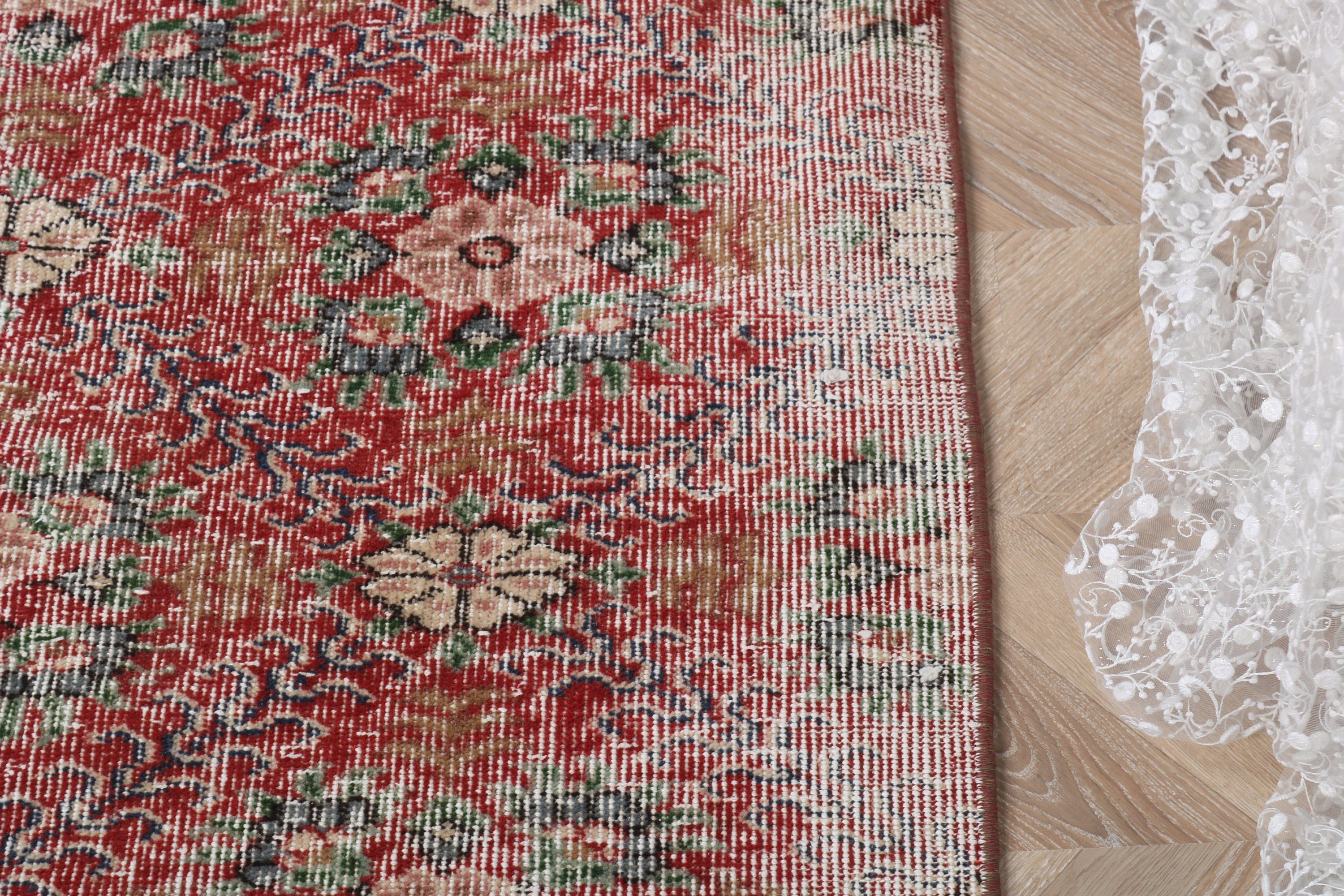 Vintage Halı, Giriş Halıları, Mutfak Halıları, Kırmızı Soğuk Halı, Çocuk Halıları, Türk Halıları, Anadolu Halıları, 3.1x6.4 ft Vurgu Halısı, Oryantal Halı