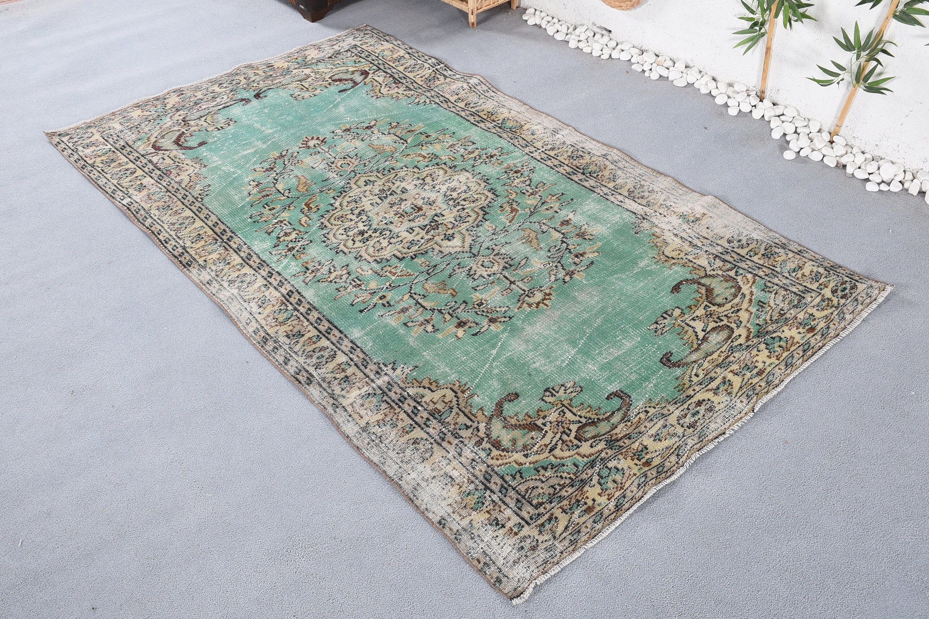 Vintage Rug, Bedroom Rug, 5.2x8.6 ft Large Rug, Oushak Rug, Salon Rug, Floor Rugs, Turkish Rug, Rugs for Salon, Green Home Decor Rugs