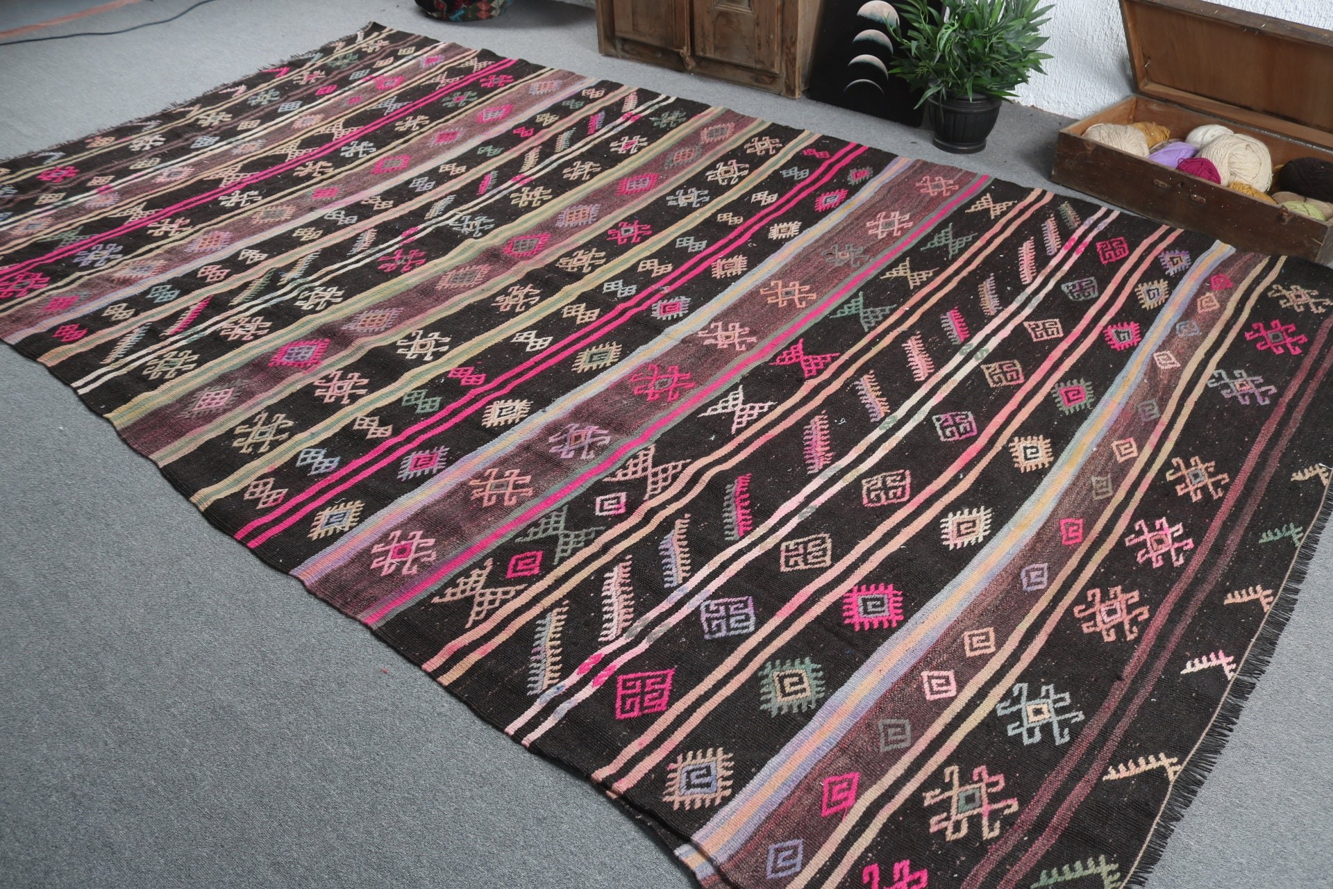 6.9x12.3 ft Oversize Rugs, Vintage Rug, Kilim, Turkish Rug, Neutral Rugs, Home Decor Rugs, Black Bedroom Rug, Dining Room Rugs, Salon Rugs