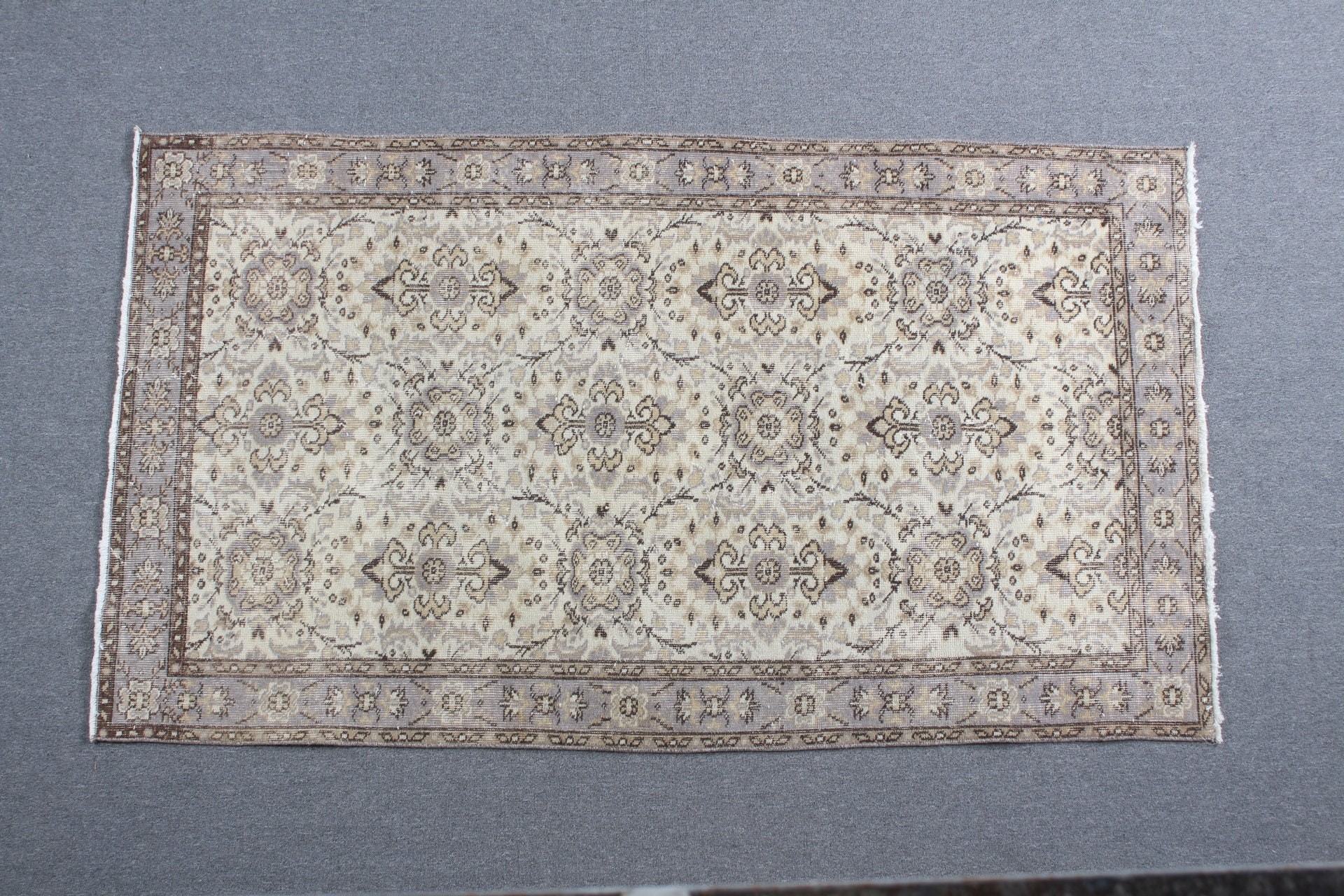 Gri Mutfak Halısı, Vintage Halı, Türk Halısı, Oushak Halısı, İç Mekan Halısı, Oryantal Halı, 3.8x6.5 ft Alan Halısı, Yatak Odası Halısı, Çocuk Odası Halıları