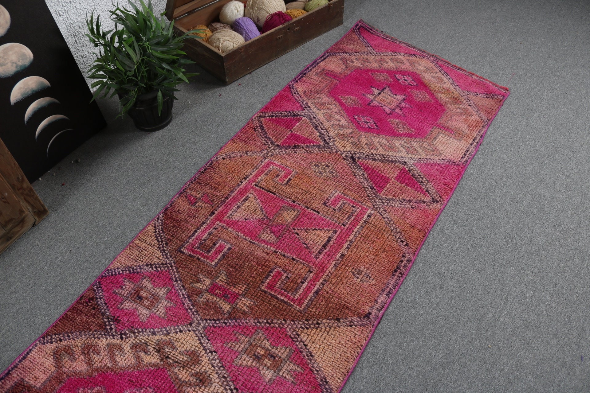 Yün Halı, Uzun Yolluk Halıları, Türk Halısı, Pembe Nötr Halı, Oryantal Halı, Mutfak Halıları, Runner Halıları, 2.7x11 ft Runner Halıları, Vintage Halı