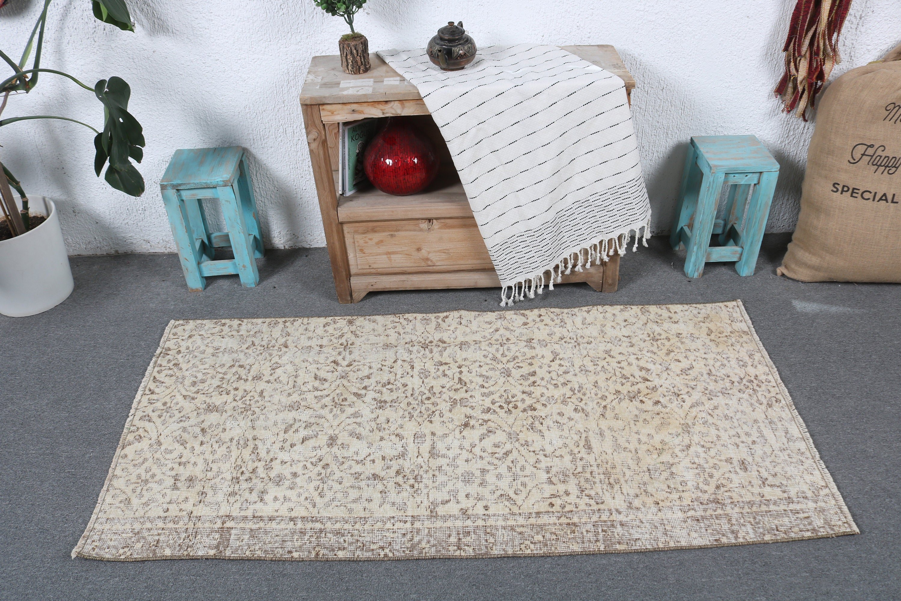 Flatweave Rug, 2.6x5.2 ft Small Rug, Luxury Rug, Small Boho Rug, Neutral Rugs, Turkish Rugs, Vintage Rug, Car Mat Rugs, Beige Geometric Rug