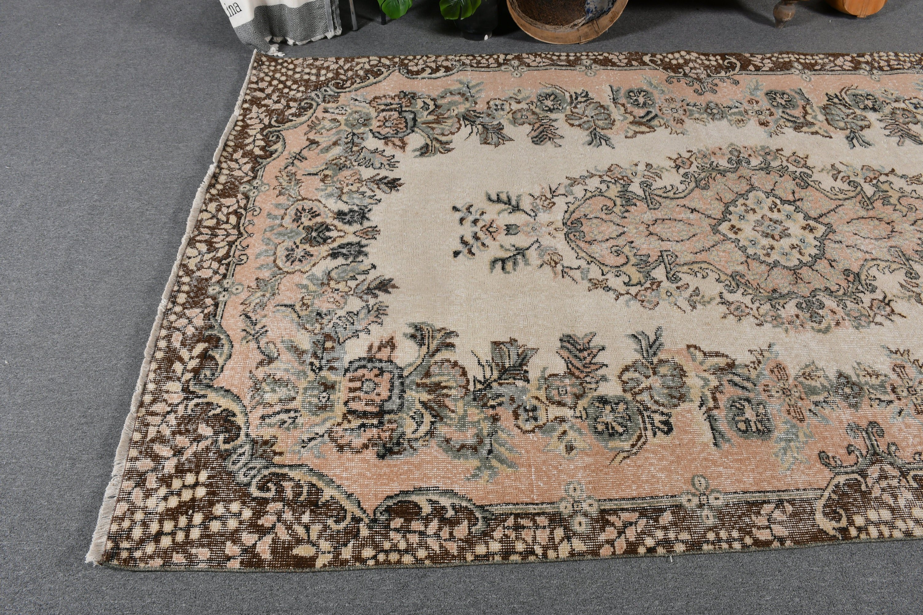 Vintage Halı, 5.6x9.4 ft Büyük Halı, Kahverengi Soğuk Halı, Eskitilmiş Halı, Oryantal Halı, Oturma Odası Halısı, Oushak Halıları, Yatak Odası Halısı, Türk Halısı