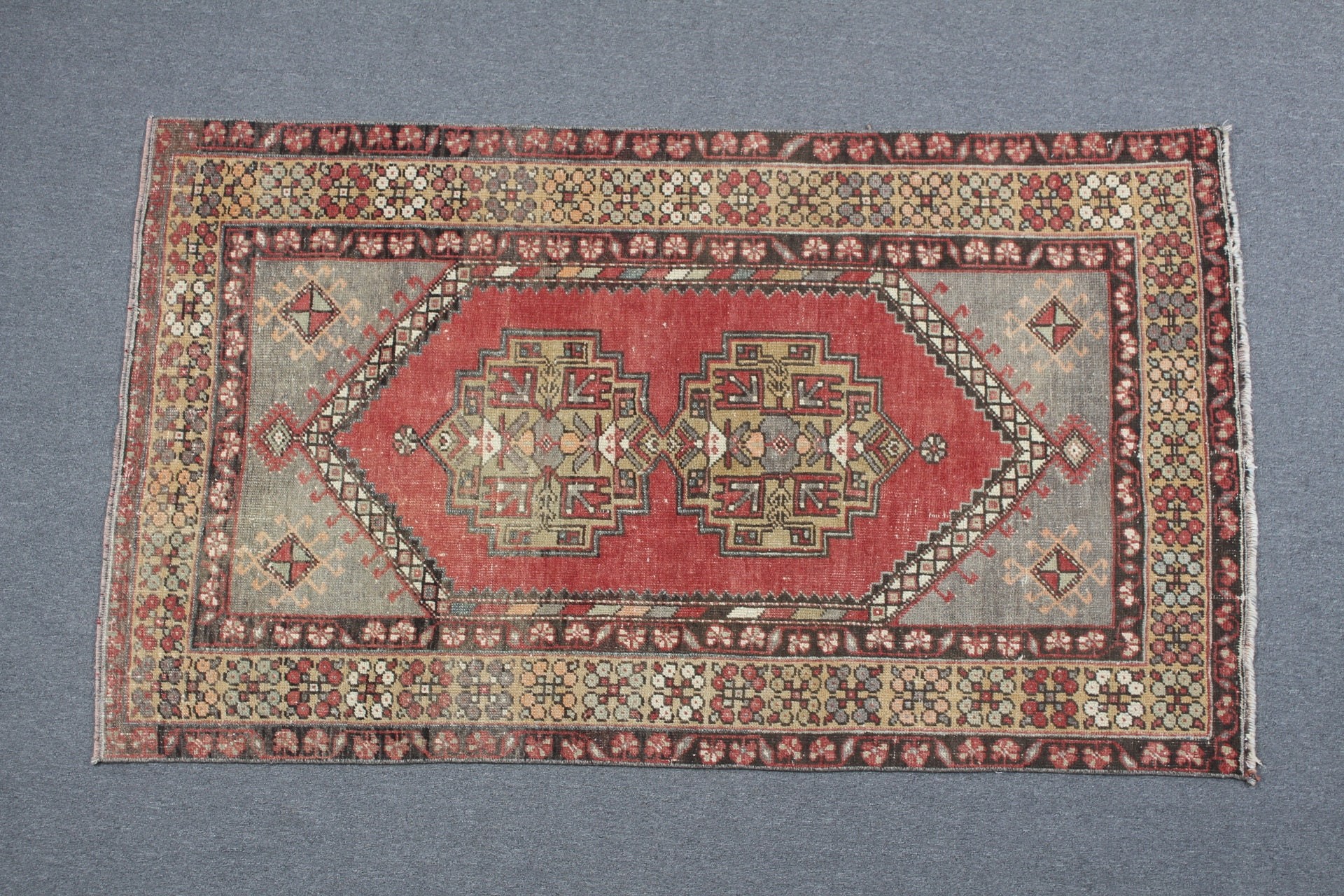 Vintage Halı, 3,3x5,8 ft Aksan Halısı, Türk Halıları, Çocuk Odası Halıları, Giriş Halısı, Kırmızı Soğuk Halı, Çocuk Odası Halıları, Oryantal Halı, Fas Halısı