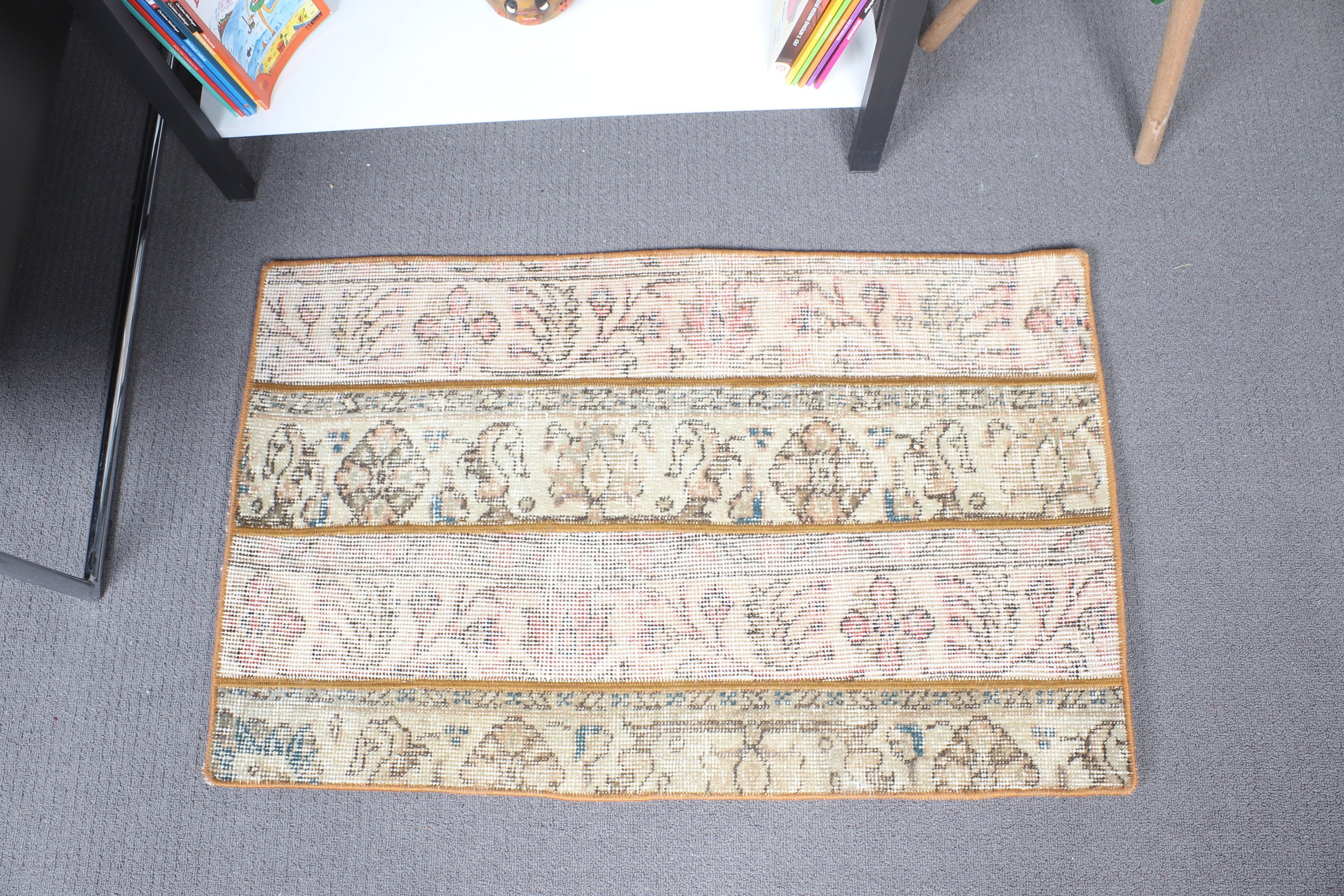 Vintage Halılar, 1.8x2.9 ft Küçük Halılar, Türk Halısı, Bej Anadolu Halıları, Banyo Halısı, Yatak Odası Halısı, Küçük Vintage Halılar, Boho Halıları