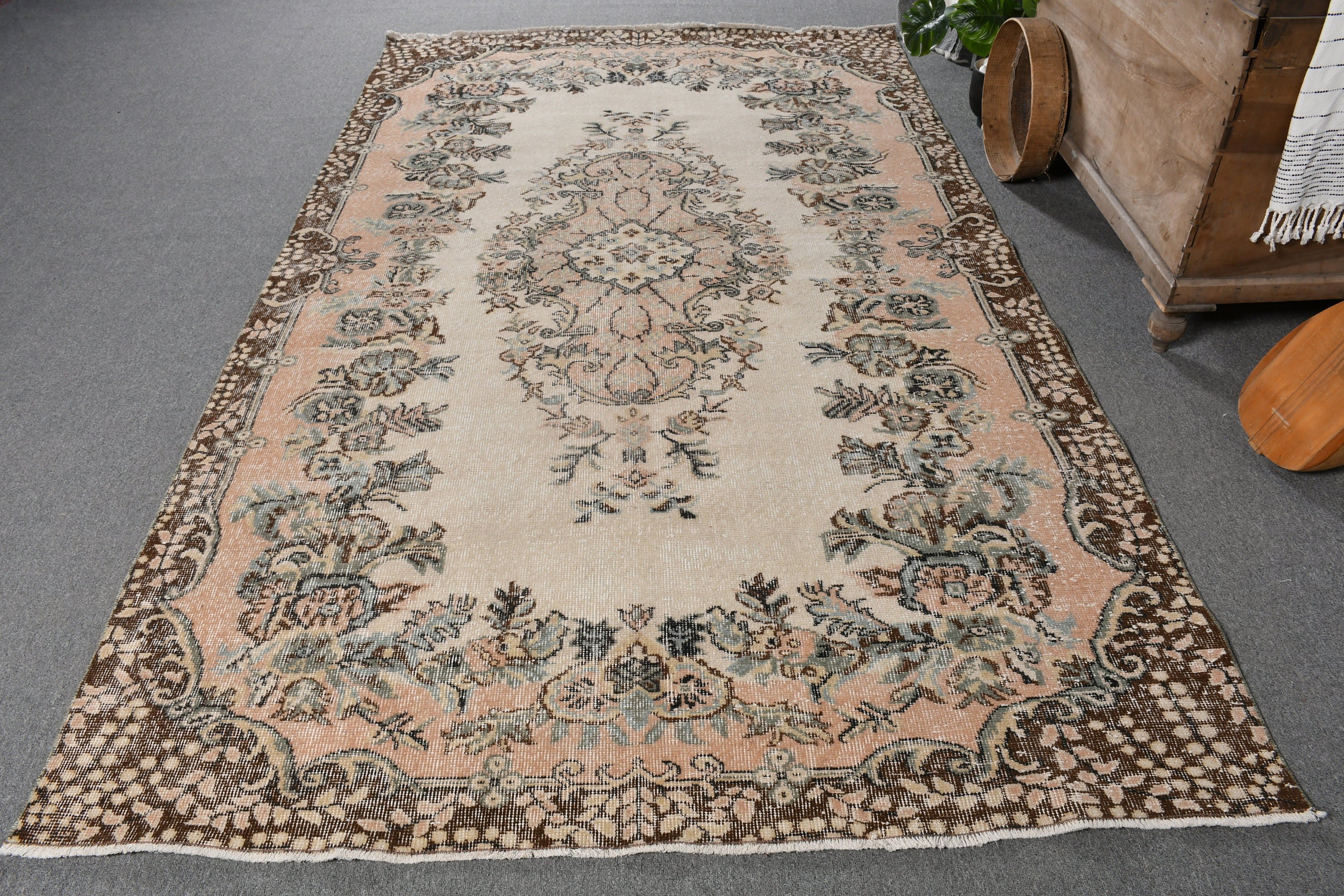 Vintage Halı, 5.6x9.4 ft Büyük Halı, Kahverengi Soğuk Halı, Eskitilmiş Halı, Oryantal Halı, Oturma Odası Halısı, Oushak Halıları, Yatak Odası Halısı, Türk Halısı