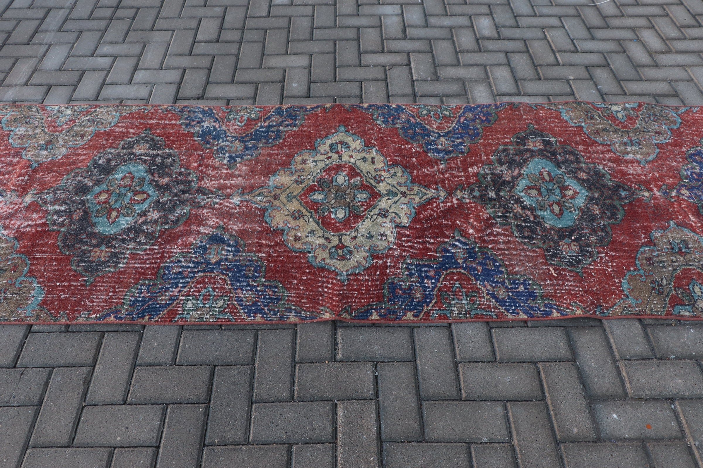 Anadolu Halısı, Kırmızı Soğuk Halılar, 3.1x11.1 ft Runner Halısı, Mutfak Halıları, Koridor Halıları, Vintage Halılar, Göçebe Halısı, Fas Halıları, Türk Halıları