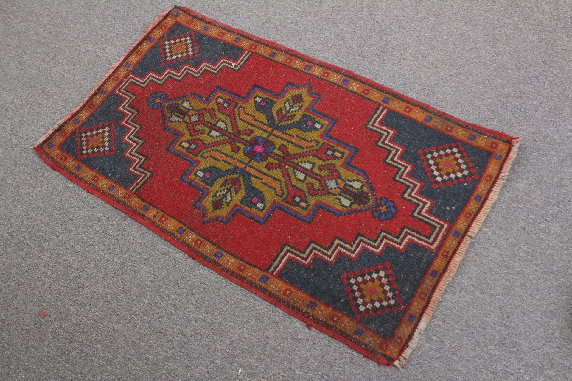 Vintage Rug, Rugs for Entry, Cool Rugs, Wool Rugs, Turkish Rug, Door Mat Rug, Nursery Rug, Art Rug, Red Home Decor Rug, 1.8x3 ft Small Rugs