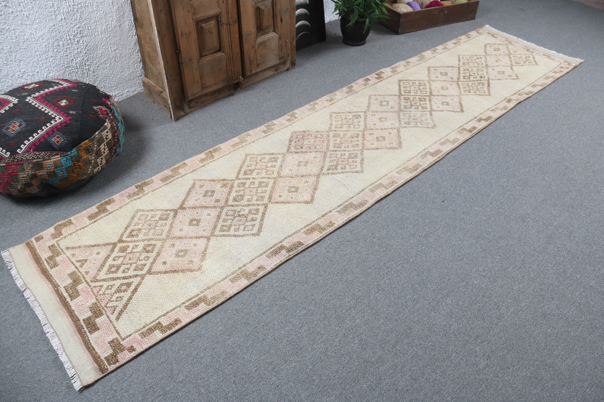 Beni Ourain Koşucu Halısı, Koridor Halıları, 2.4x10.9 ft Koşucu Halıları, El Dokuma Halısı, Türk Halıları, Bej Antika Halılar, Vintage Halılar, Açıklama Halısı