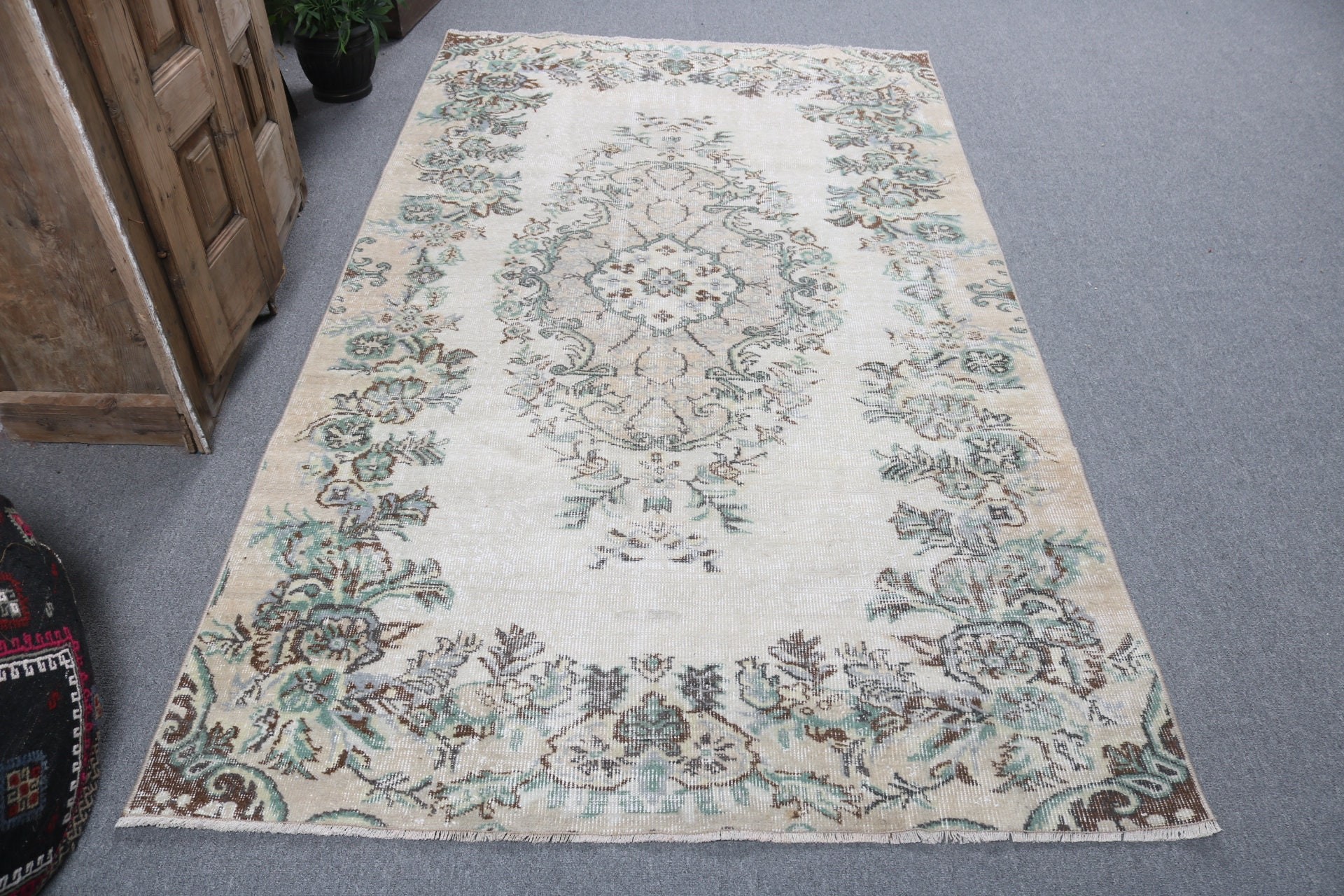 Beige Luxury Rug, Aesthetic Rugs, 4.7x8 ft Area Rug, Bedroom Rug, Rugs for Indoor, Turkish Rug, Boho Area Rug, Vintage Rug