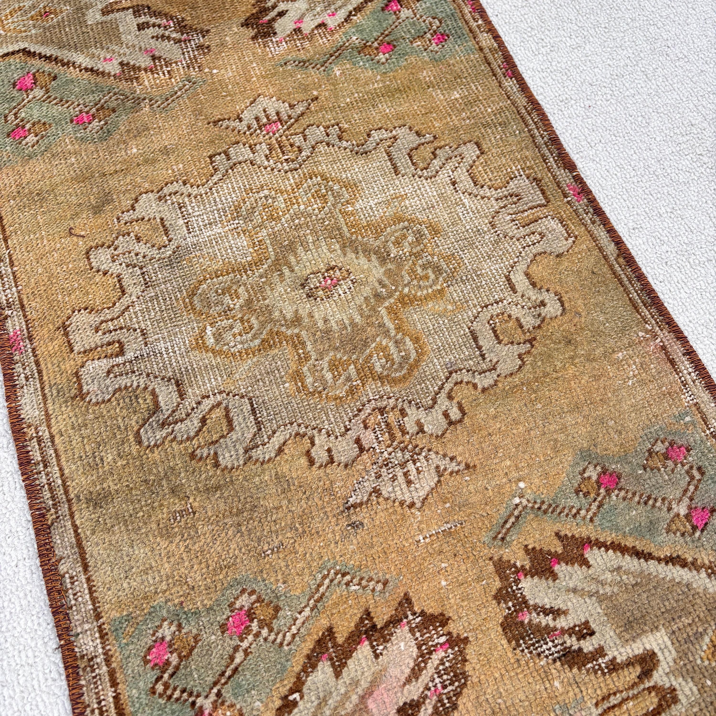 Türk Halısı, 1.3x3.3 ft Küçük Halı, Mutfak Halıları, El Dokuma Halı, Sarı Anadolu Halıları, Vintage Halılar, Havalı Halılar, Giriş Halısı, Sanatsal Halı