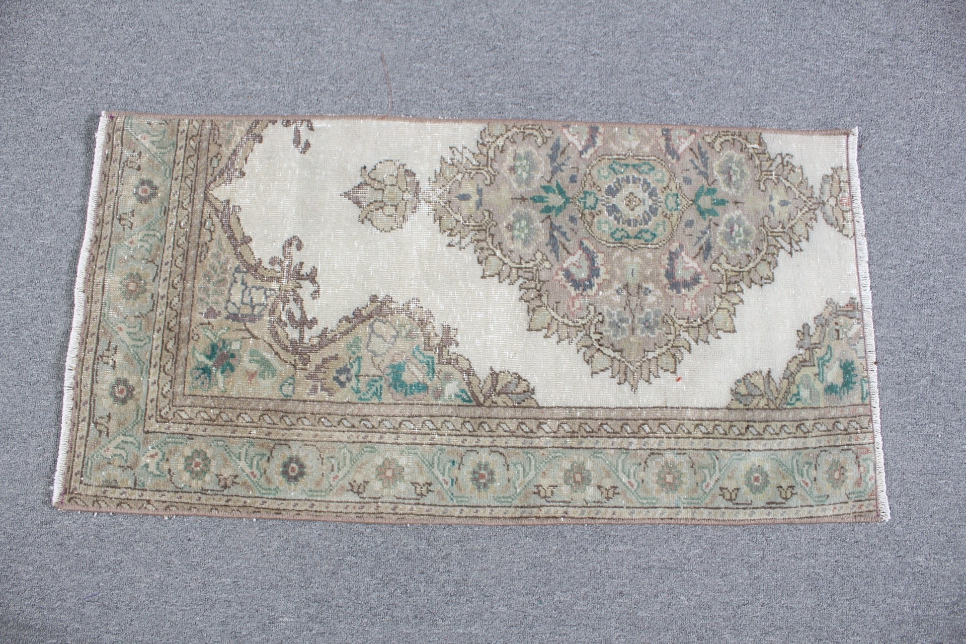 Green  1.6x3.1 ft Small Rug, Bathroom Rug, Vintage Rugs, Bedroom Rugs, Oushak Rug, Kitchen Rugs, Turkish Rug, Handwoven Rug