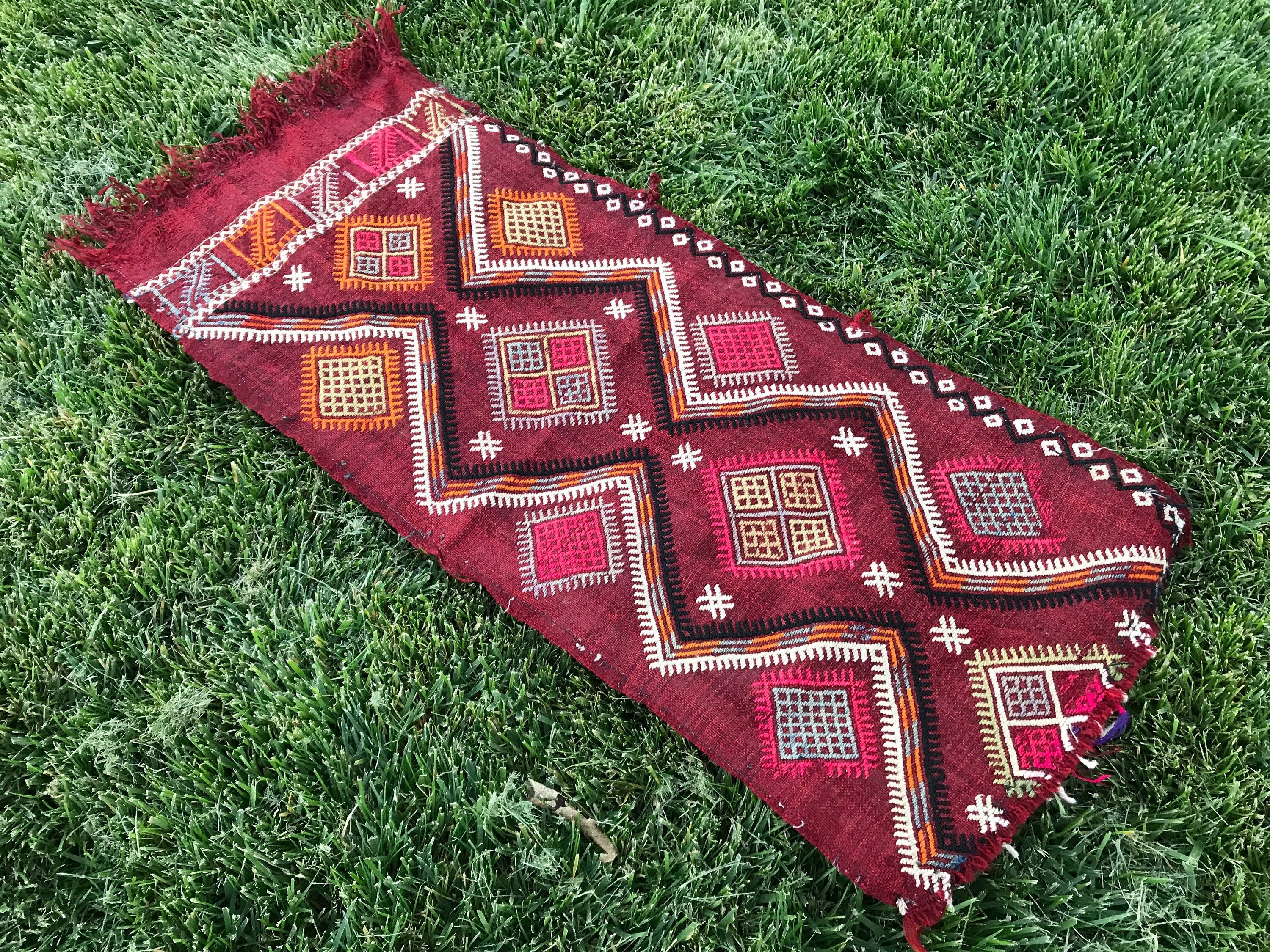 1.3x2.7 ft Küçük Halı, Vintage Halılar, Kırmızı Yün Halı, Türk Halıları, Duvara Asılı Halılar, Kilim, Yatak Odası Halısı, Anadolu Halıları