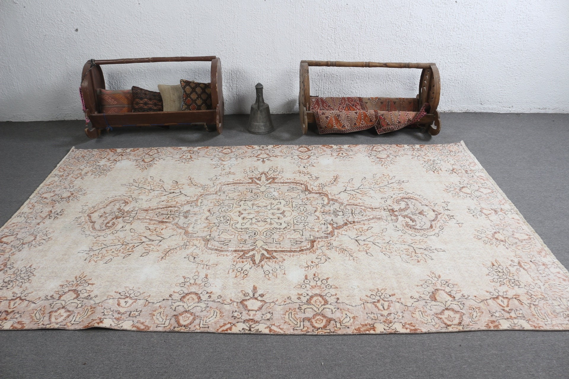 Old Rug, Rugs for Salon, Bedroom Rug, 5.6x9.1 ft Large Rug, Beige Wool Rug, Kitchen Rug, Vintage Rug, Turkish Rug, Oriental Rugs, Salon Rug