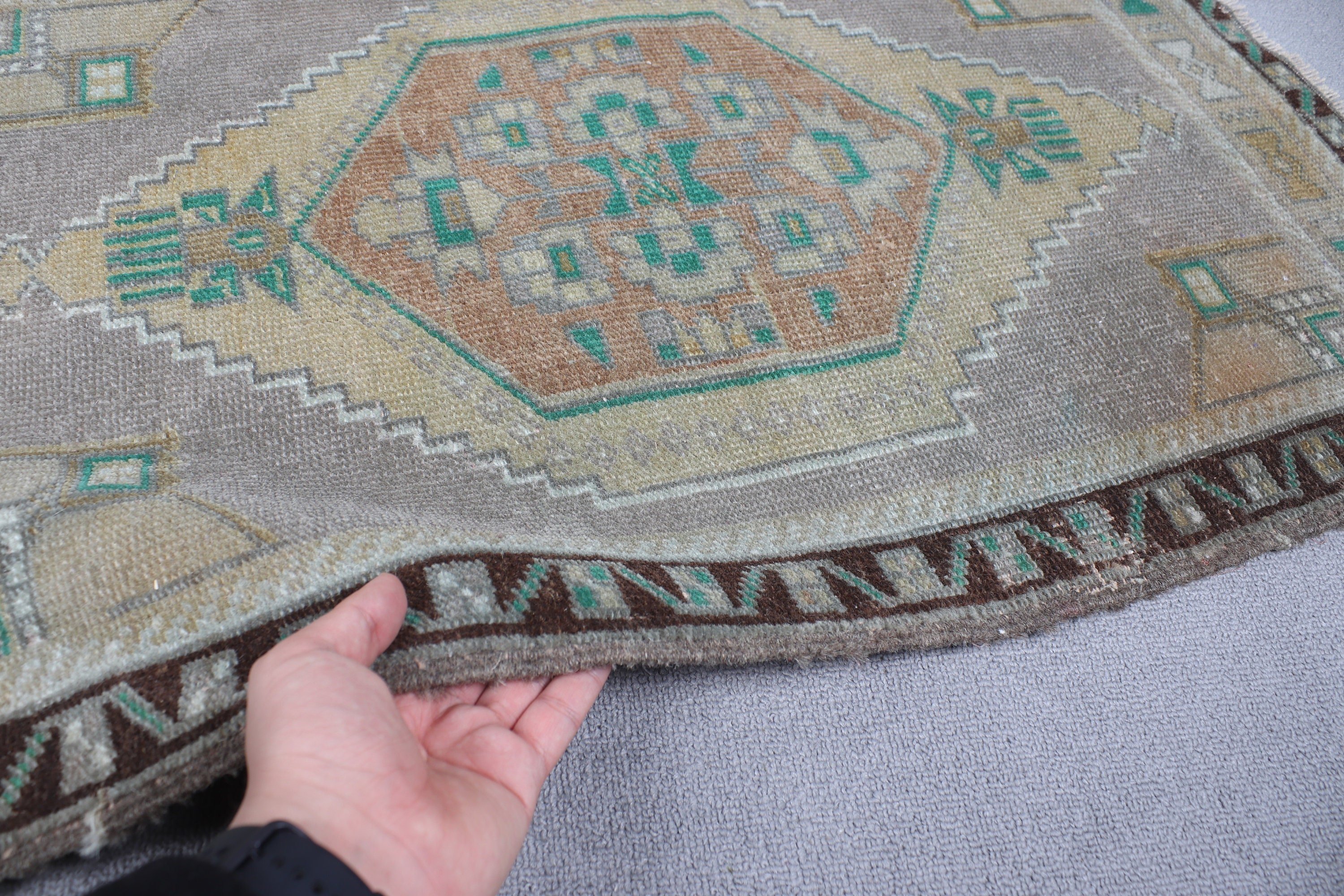 Giriş Halıları, Oushak Halısı, Kahverengi Soğuk Halı, Çocuk Halısı, 1,8x3 ft Küçük Halı, Türk Halısı, Vintage Halı, Anadolu Halısı, Eski Halı, Kapı Paspası Halısı