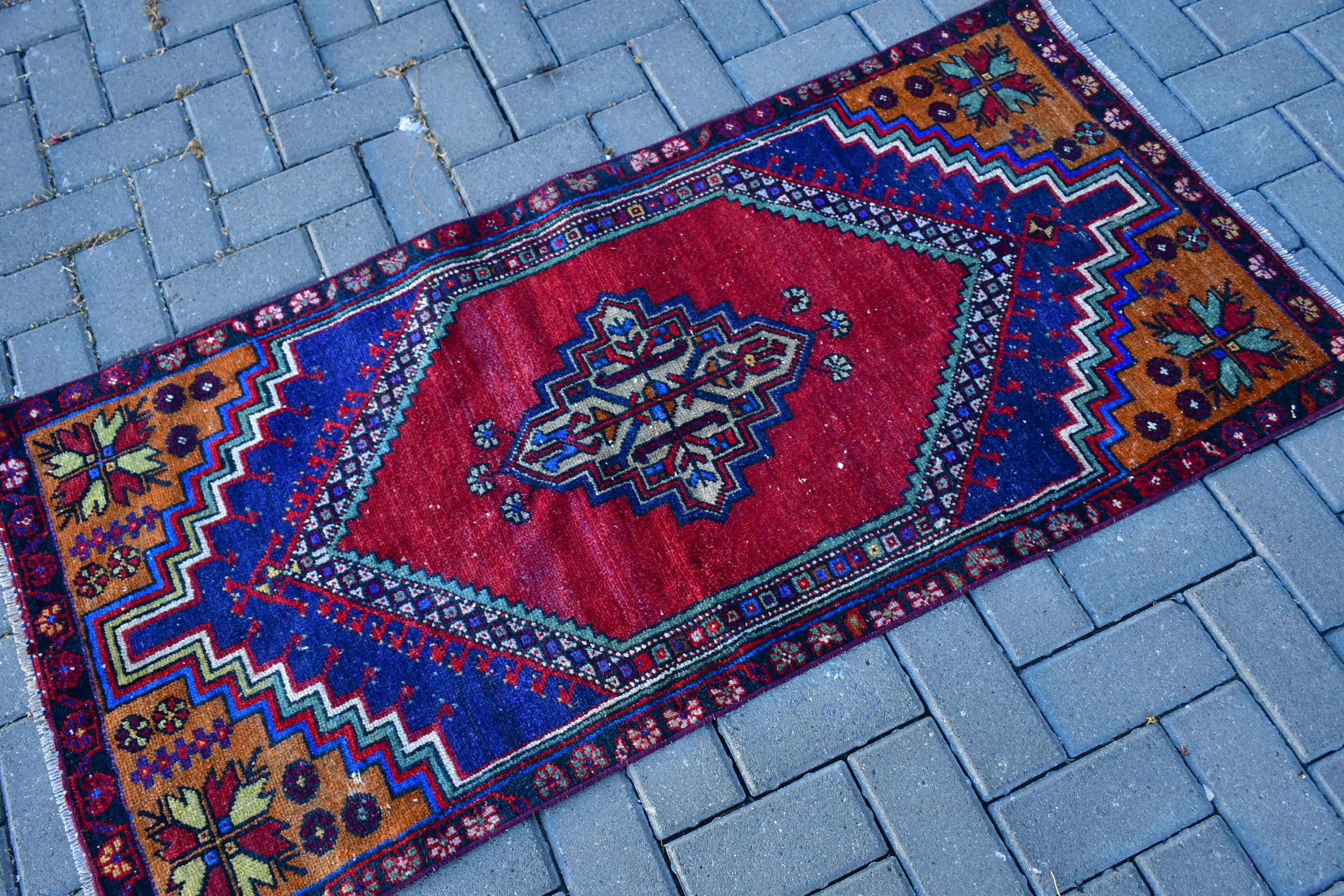 Kırmızı Oryantal Halı, 2.4x4.9 ft Küçük Halı, Banyo Halısı, Antika Halılar, Havalı Halılar, Türk Halıları, Mutfak Halısı, Yatak Odası Halıları, Vintage Halılar