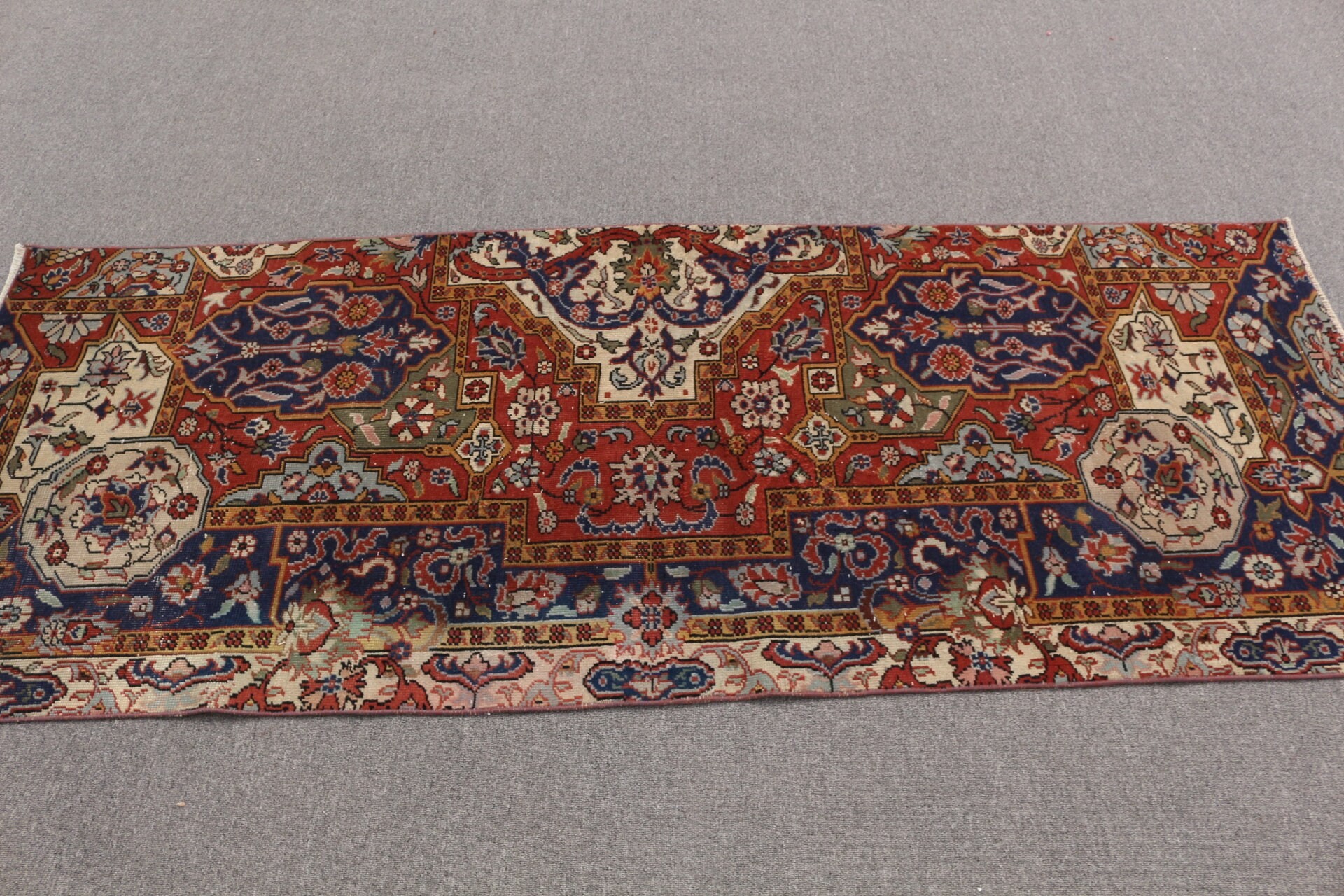 Çocuk Odası Halısı, Sanat Halısı, Vintage Halı, Kırmızı Yer Halısı, Giriş Halısı, Yatak Odası Halıları, Havalı Halı, Yer Halıları, 3,1x7,6 ft Accent Halıları, Türk Halısı