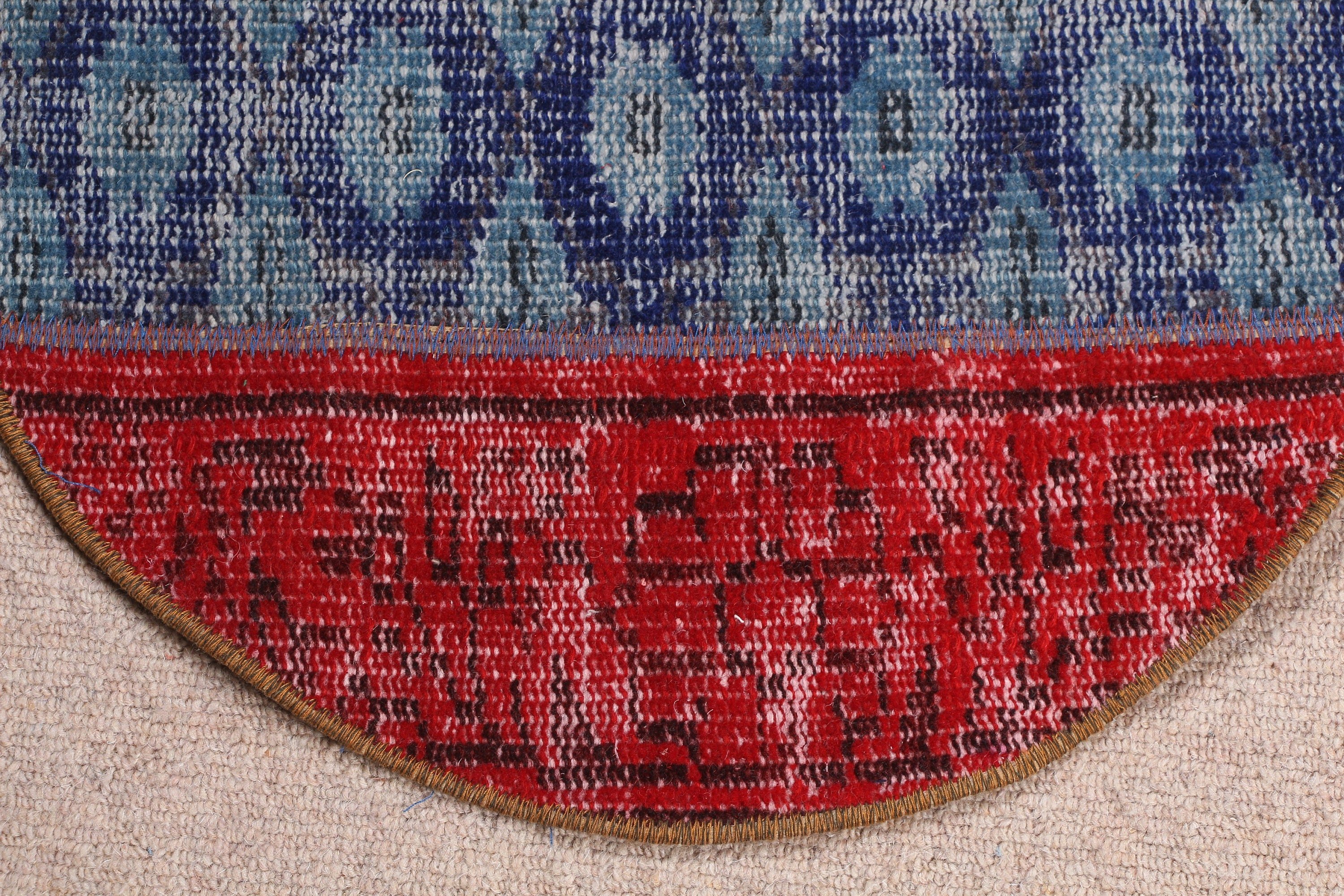 Eski Halı, Giriş Kilimleri, Araba Paspas Halısı, Mutfak Halıları, Kırmızı Soğuk Halı, Çocuk Halıları, Türk Halısı, Vintage Halı, Oushak Halıları, 1,7x1,7 ft Küçük Halı