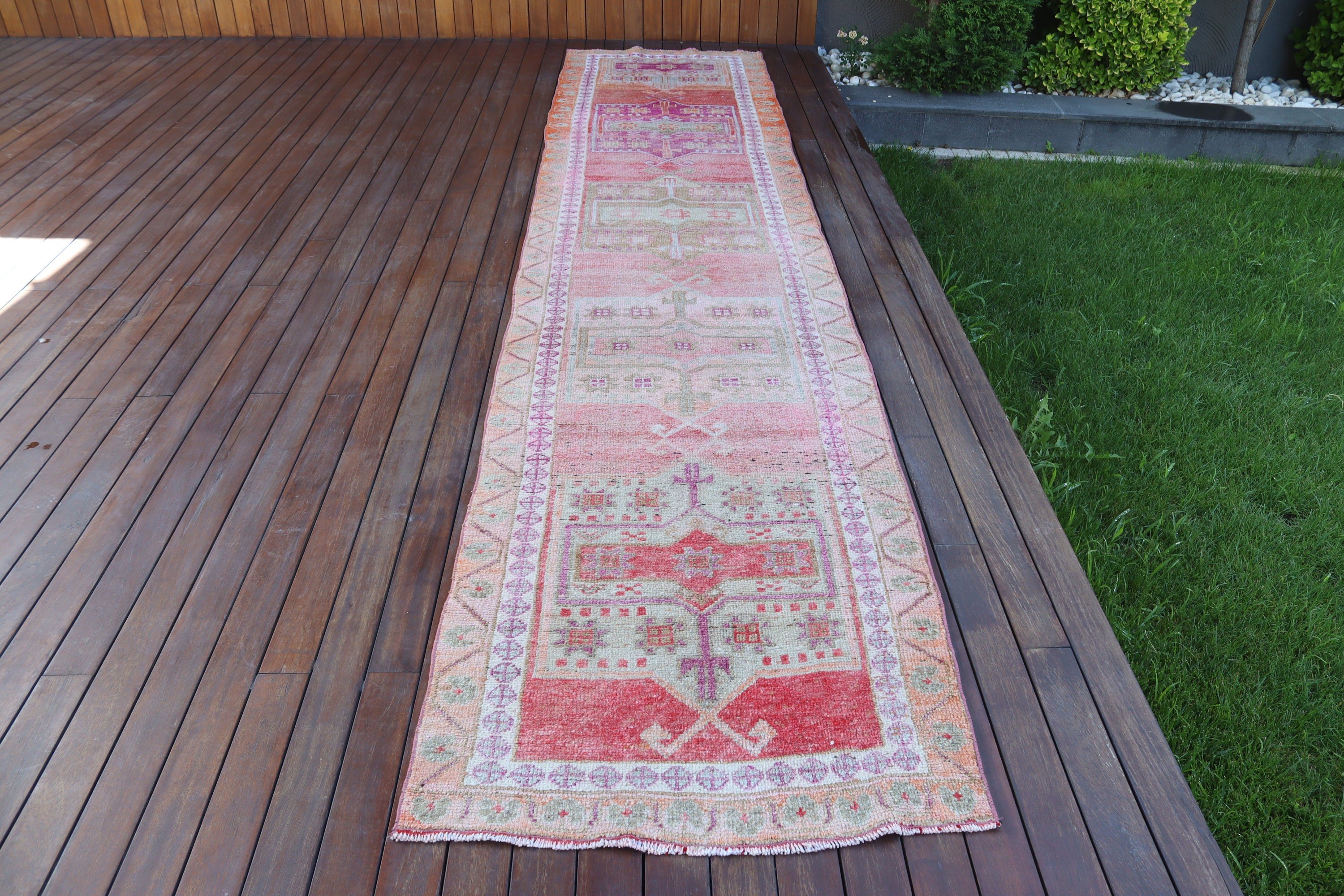 Geometrik Halılar, Vintage Halı, Kırmızı Antika Halı, Merdiven Halıları, Koridor Halısı, 2,9x14,4 ft Yolluk Halıları, Mutfak Halısı, Oushak Halıları, Türk Halısı