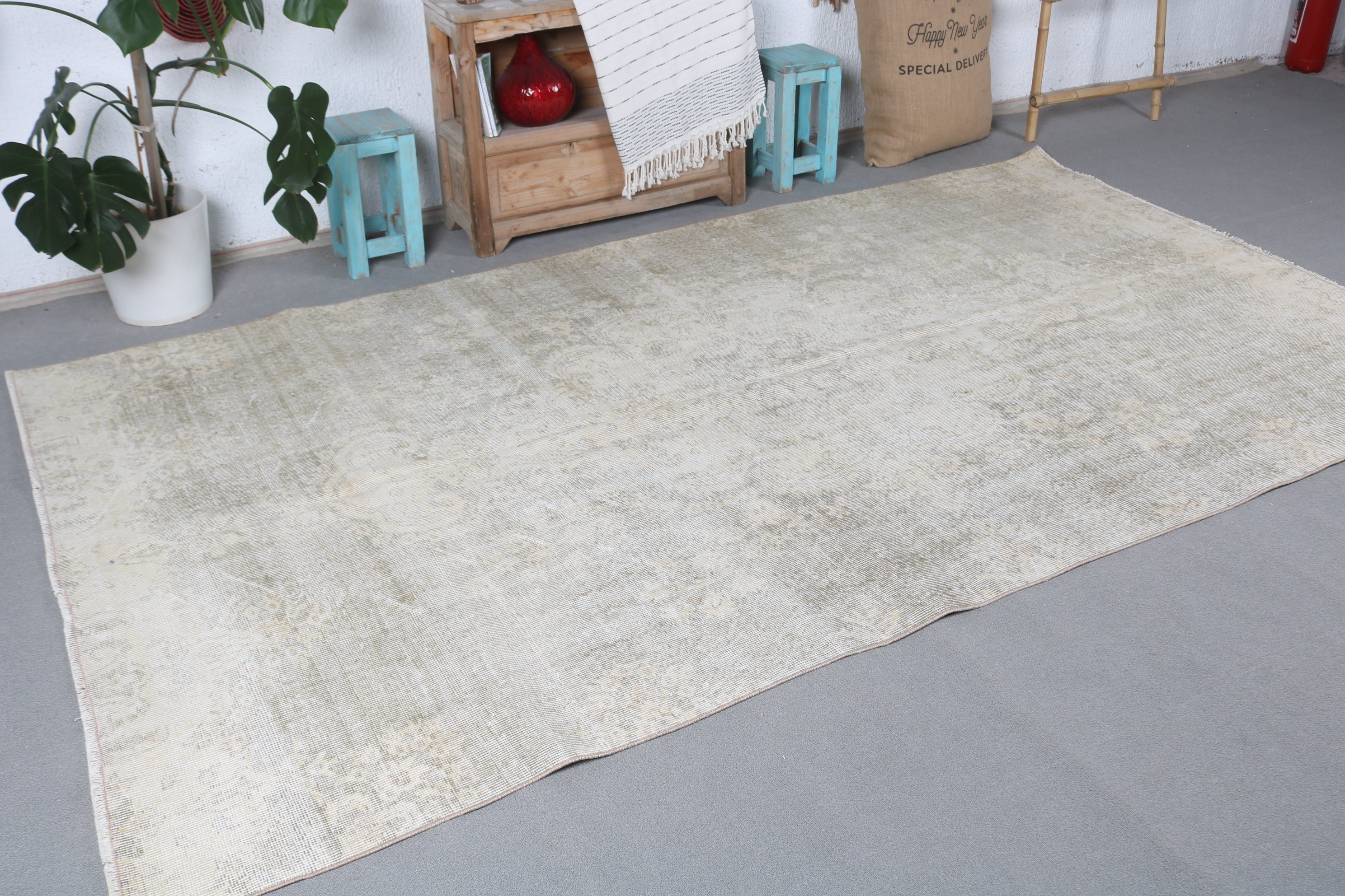 White Bedroom Rugs, Salon Rug, Vintage Rug, Rugs for Salon, Home Decor Rug, Antique Rug, 5.5x9.7 ft Large Rugs, Old Rug, Turkish Rug