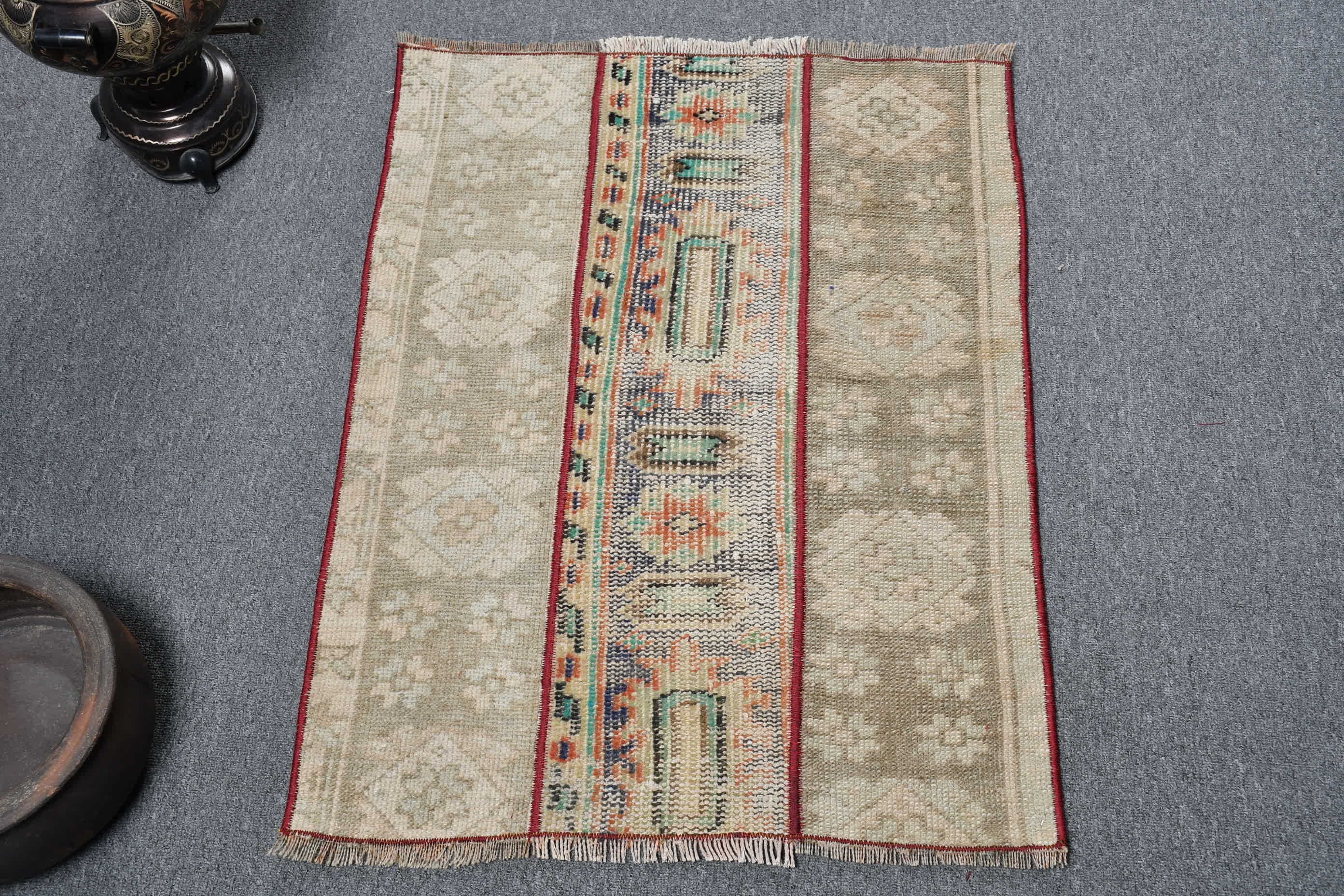 Türk Halıları, Antika Halı, Anadolu Halısı, Banyo Halıları, 2x2,7 ft Küçük Halılar, Giriş Halısı, Vintage Halılar, Bej Fas Halıları, Çocuk Halısı