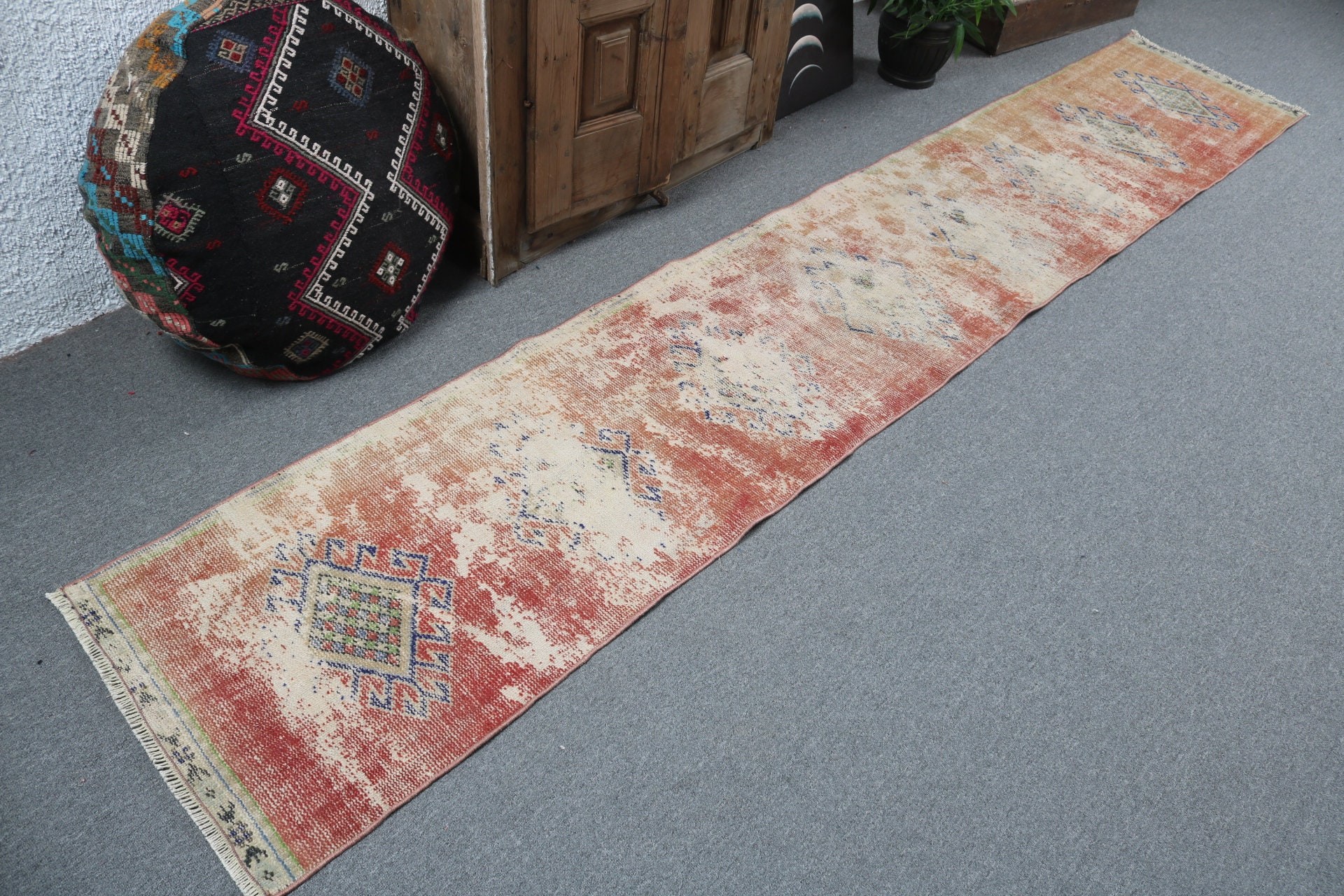 Açıklama Halıları, Koridor Halıları, Merdiven Yolluk Halıları, Vintage Halı, Türk Halısı, 1.9x10.8 ft Yolluk Halısı, Kırmızı Antika Halı, Anadolu Halısı