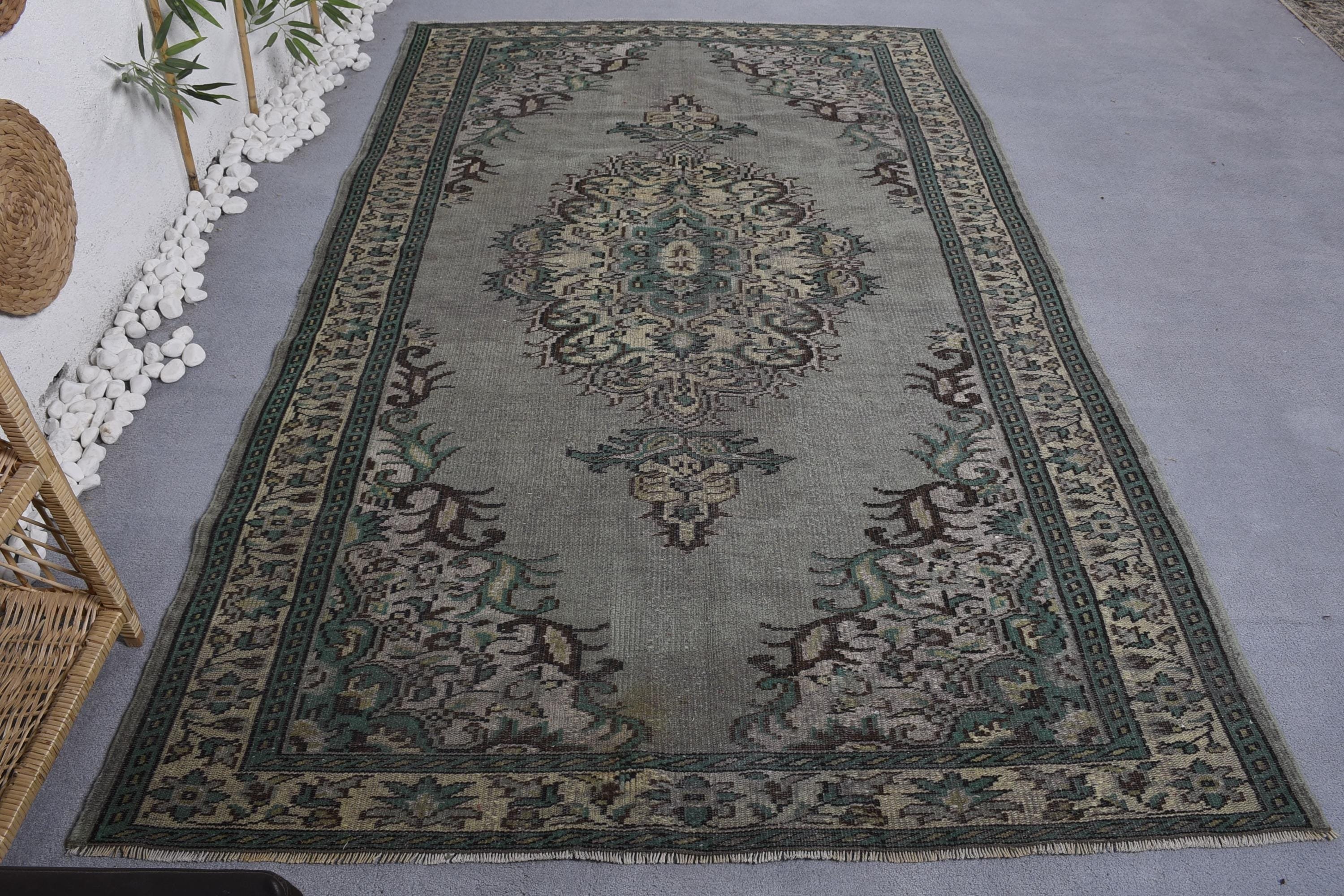 Vintage Halı, 5.4x9 ft Büyük Halı, Büyük Vintage Halı, Türk Halıları, El Dokuma Halıları, Oturma Odası Halıları, Yeşil Nötr Halı, Havalı Halılar, Boho Halıları