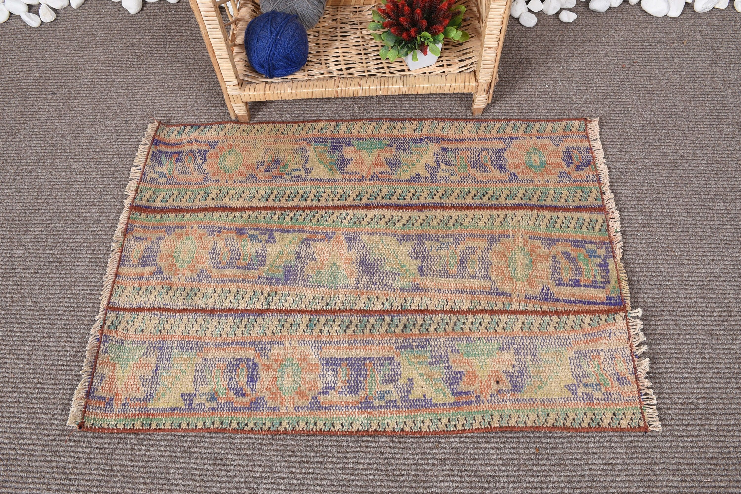 Türk Halıları, Araba Paspası Halıları, Yatak Odası Halıları, Çocuk Halısı, Vintage Halılar, El Yapımı Halı, 2x2.8 ft Küçük Halı, Ev Dekorasyonu Halıları, Renkli Halılar