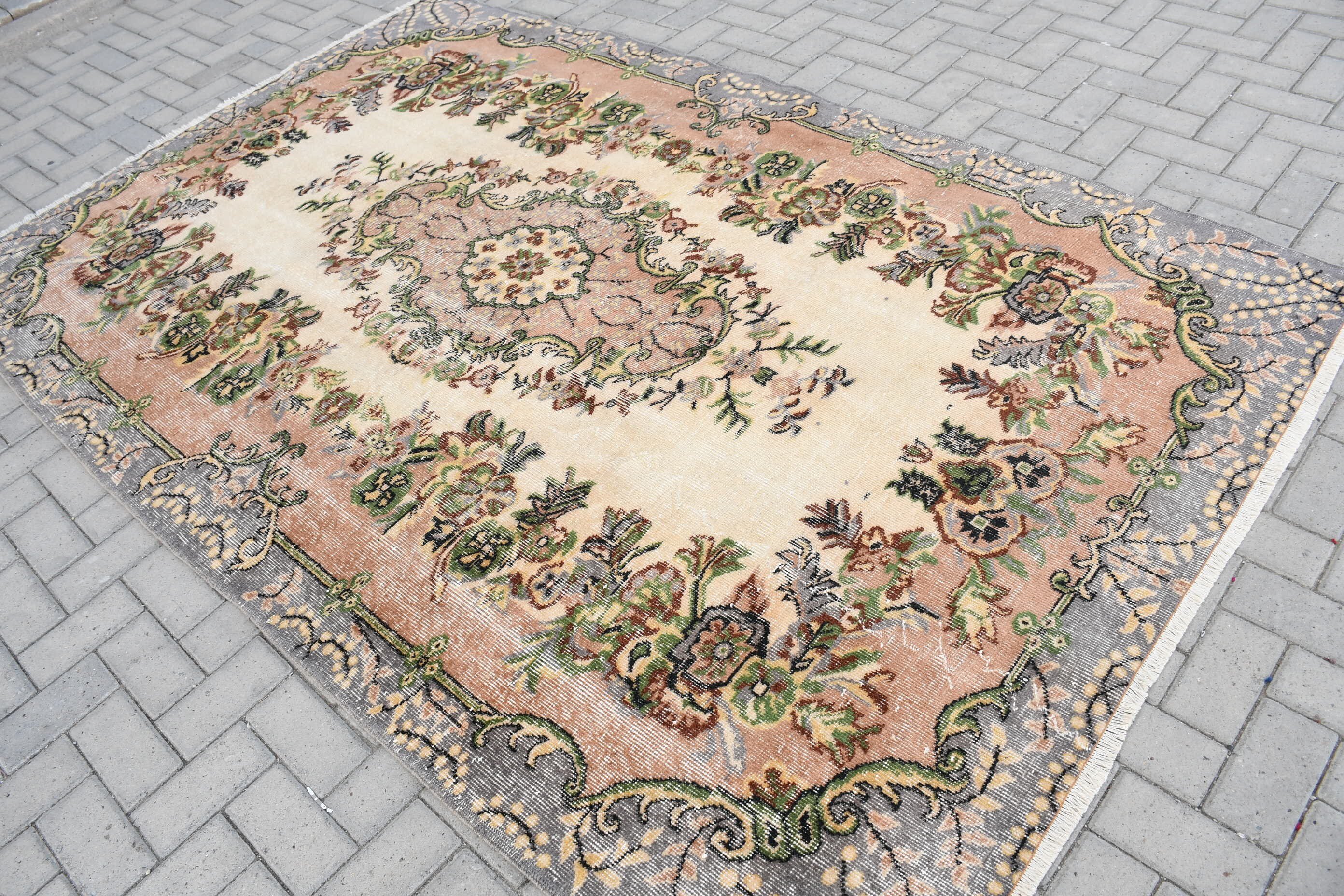 Turkish Rug, Brown Anatolian Rug, Old Rugs, 5.7x8.9 ft Large Rug, Home Decor Rug, Anatolian Rugs, Vintage Rugs, Living Room Rug, Salon Rugs