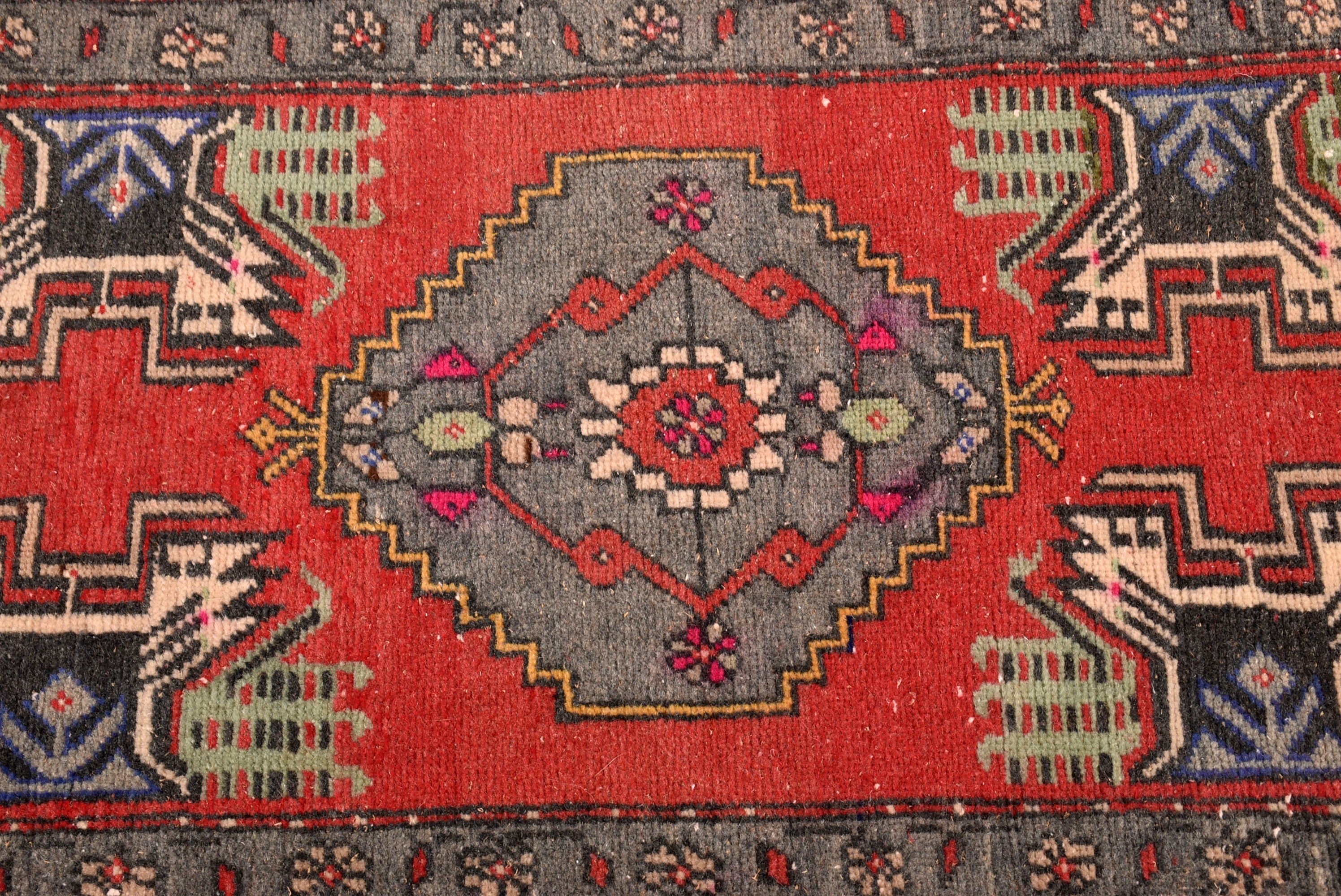 Kırmızı Boho Halı, Duvara Asılı Halı, Giriş Halıları, Türk Halıları, 1.8x3.5 ft Küçük Halı, Oushak Halıları, Modern Halı, Vintage Halılar, Küçük Boho Halıları