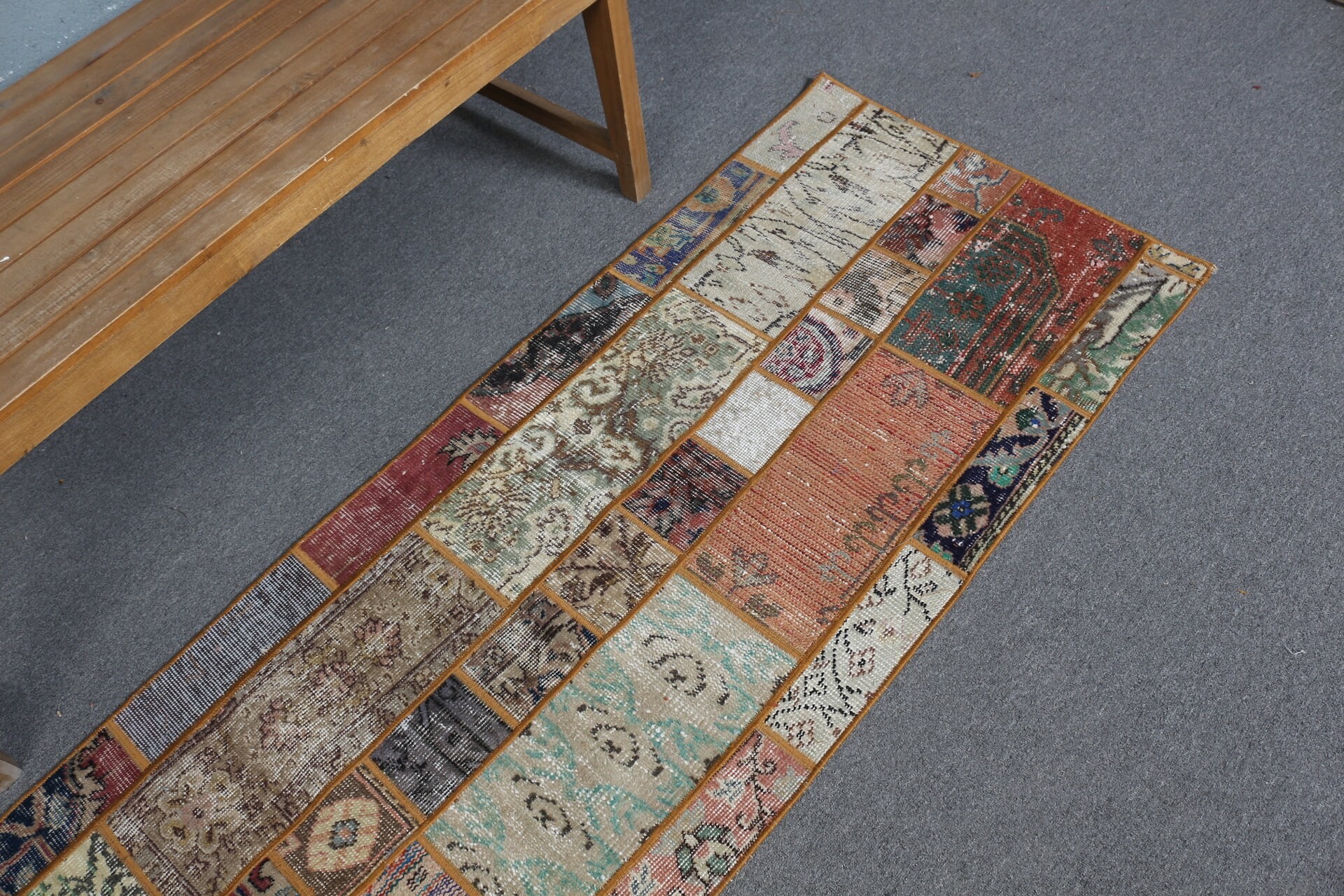 Ev Dekorasyonu Halıları, Türk Halısı, Kabile Halısı, Yeşil Yatak Odası Halısı, Anadolu Halısı, Koridor Halıları, Merdiven Halısı, 2.3x6.7 ft Runner Halıları, Vintage Halılar