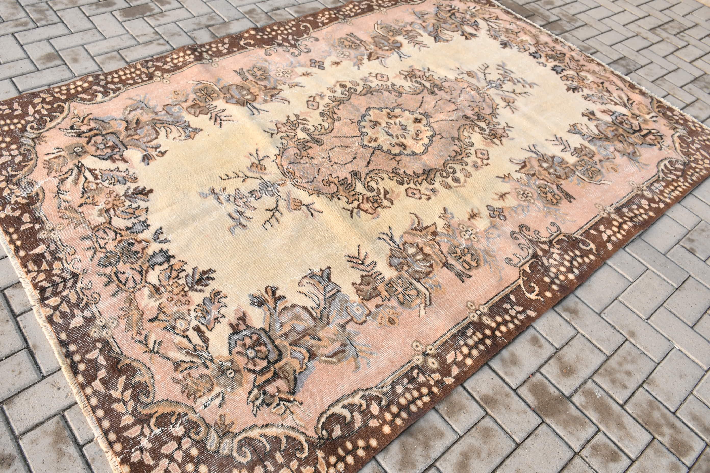 Vintage Rug, Bedroom Rugs, Dining Room Rugs, Beige  5.6x8.5 ft Large Rug, Turkish Rug, Anatolian Rug, Living Room Rugs